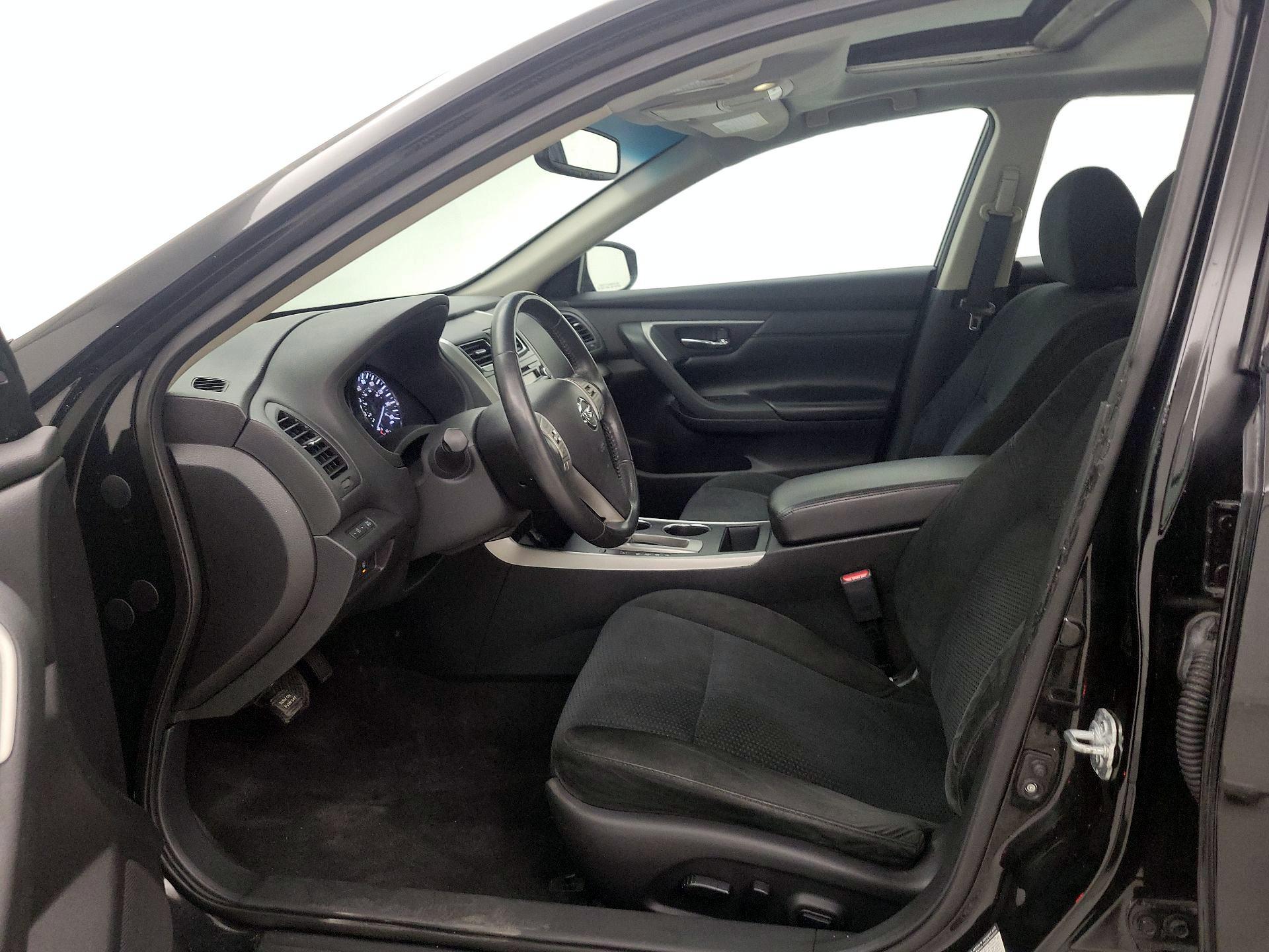 Thumbnail: 2015 Nissan Altima - 11