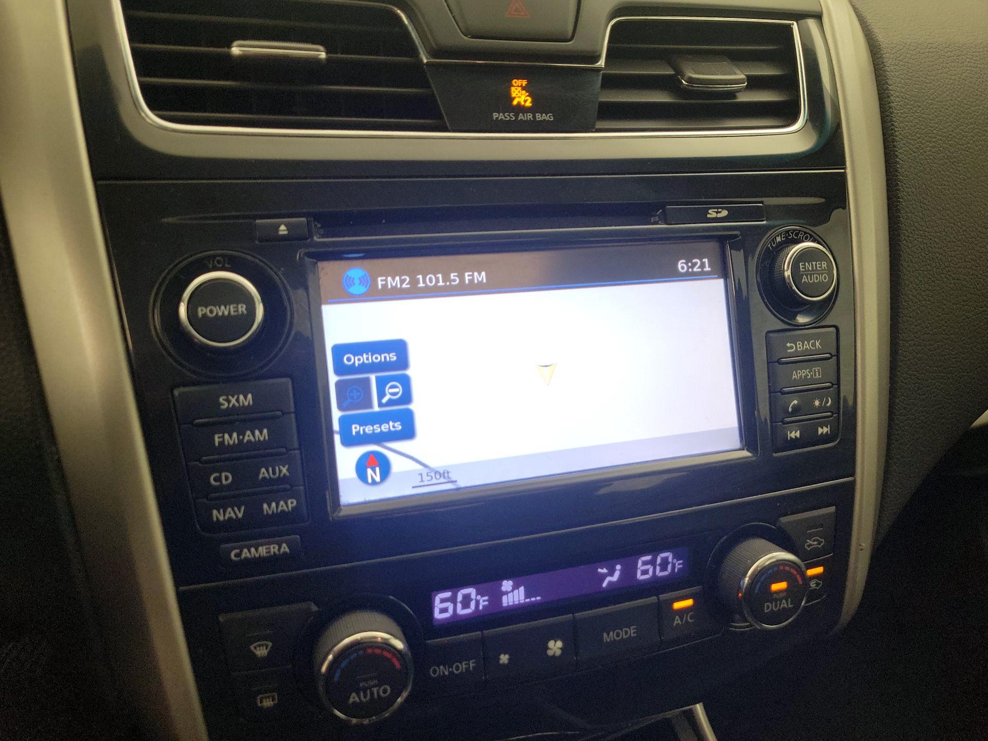 Thumbnail: 2015 Nissan Altima - 14