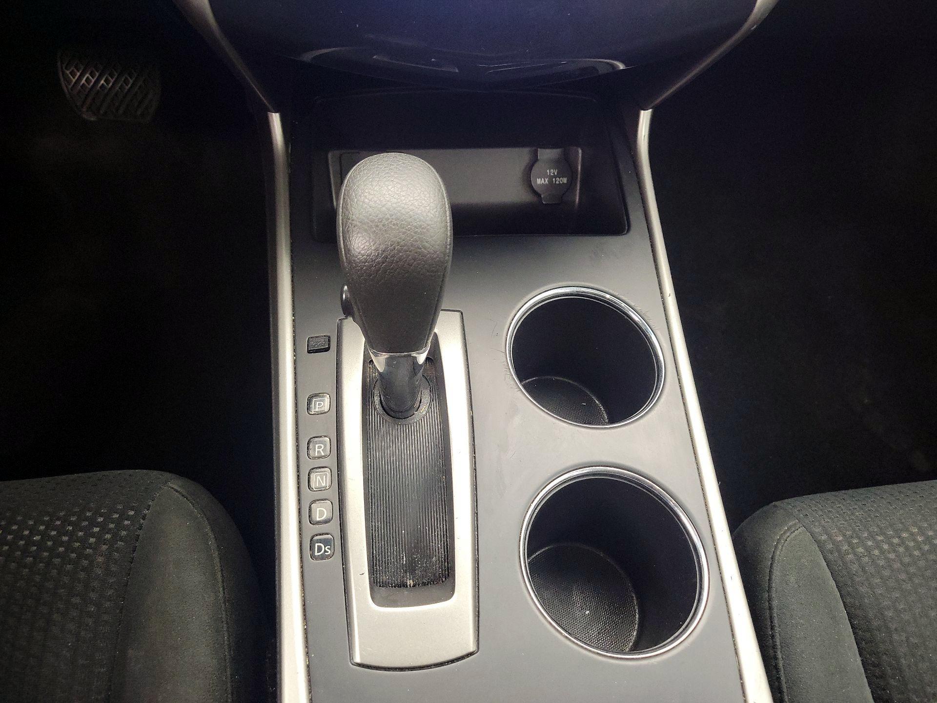 Thumbnail: 2015 Nissan Altima - 18