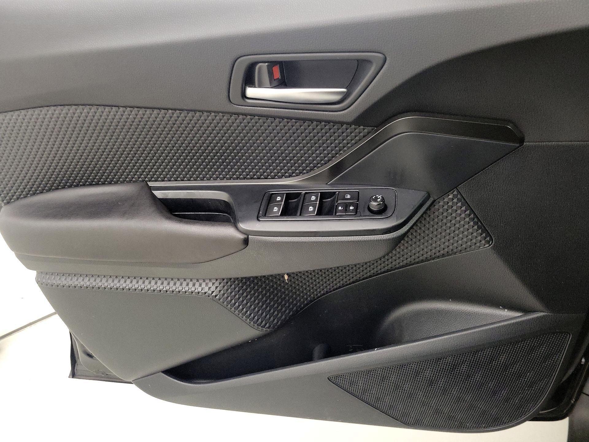 Thumbnail: 2018 Toyota C-HR - 12