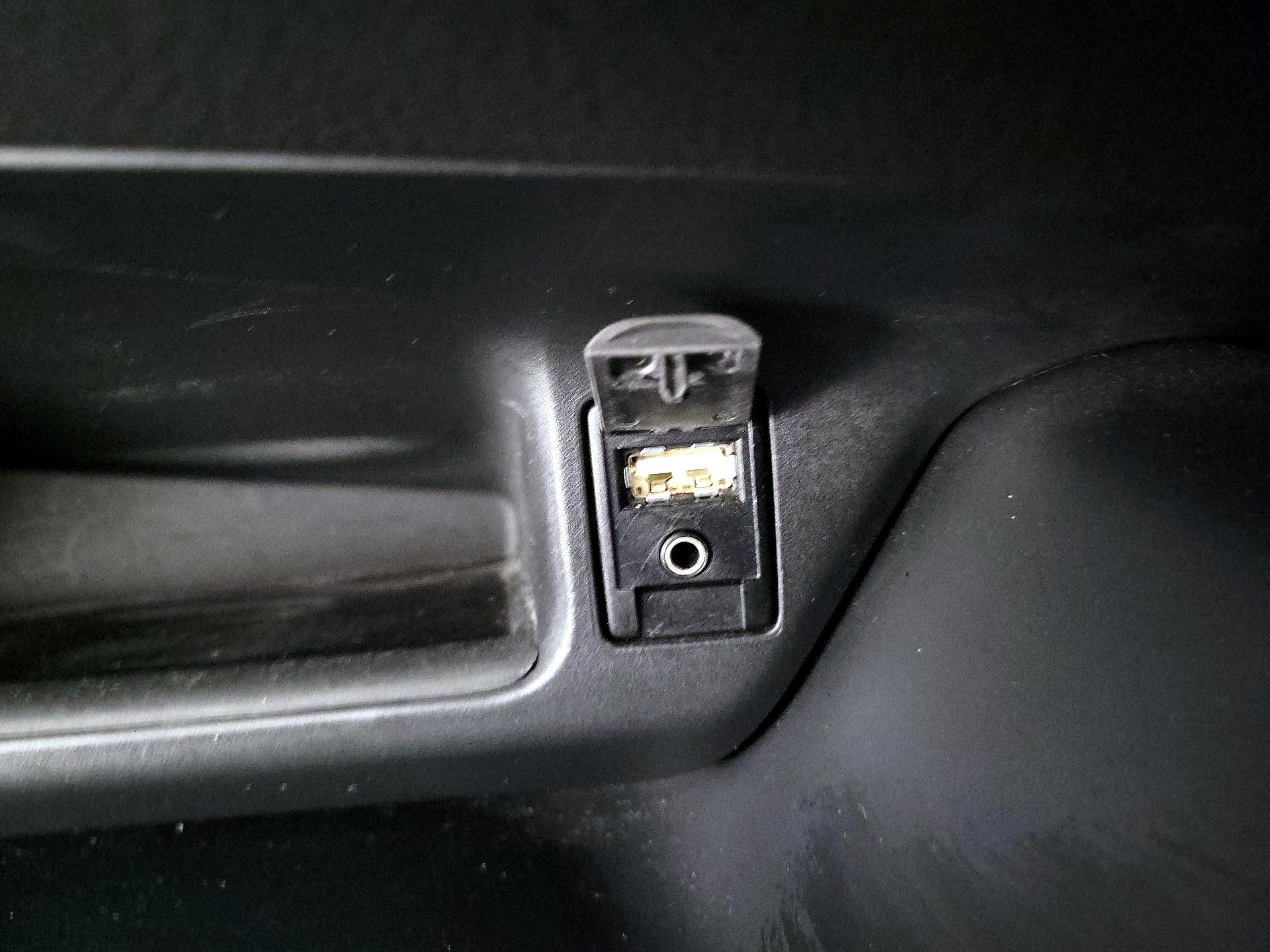 Thumbnail: 2018 Toyota C-HR - 18