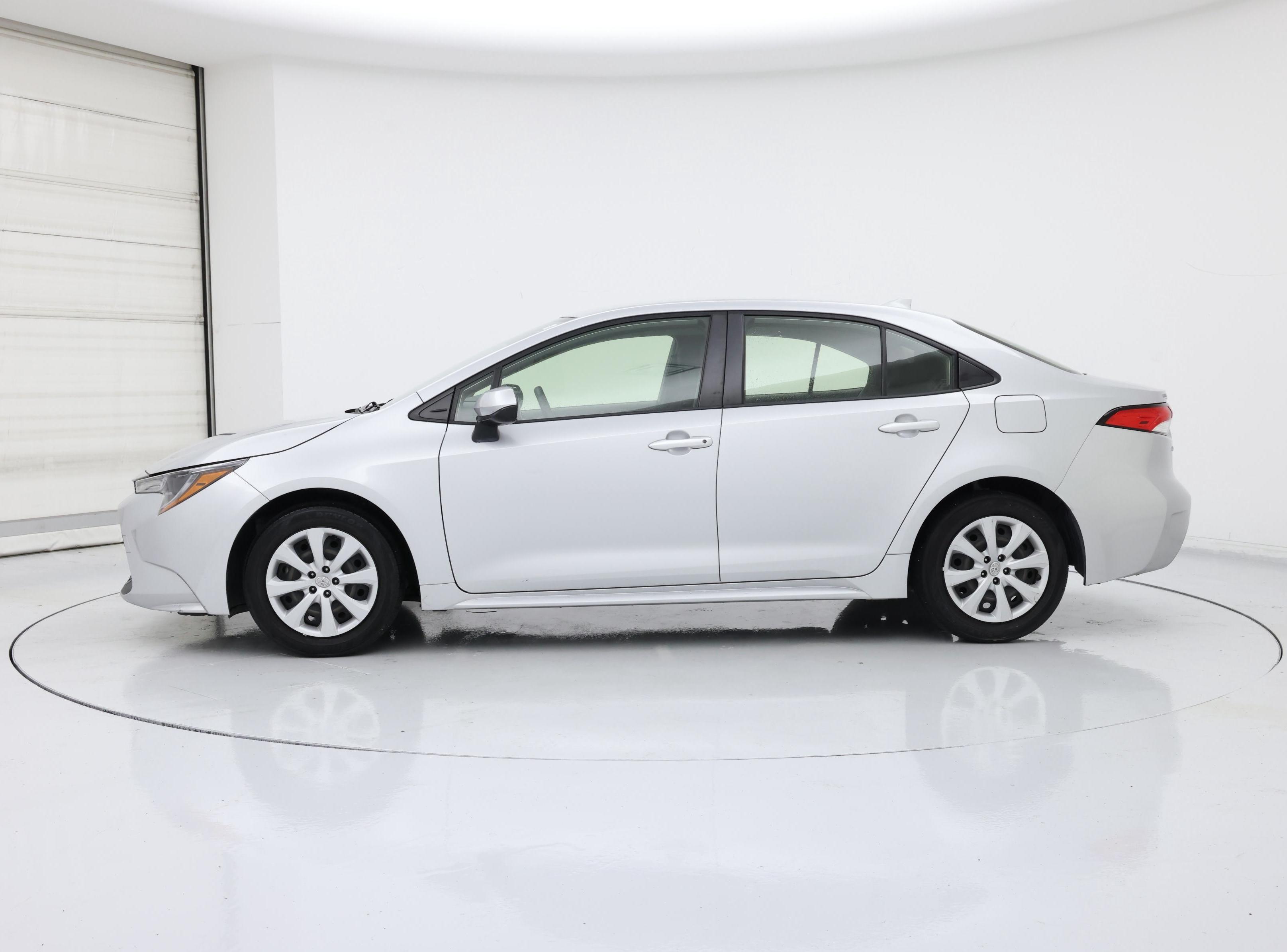 Thumbnail: 2022 Toyota Corolla - 3