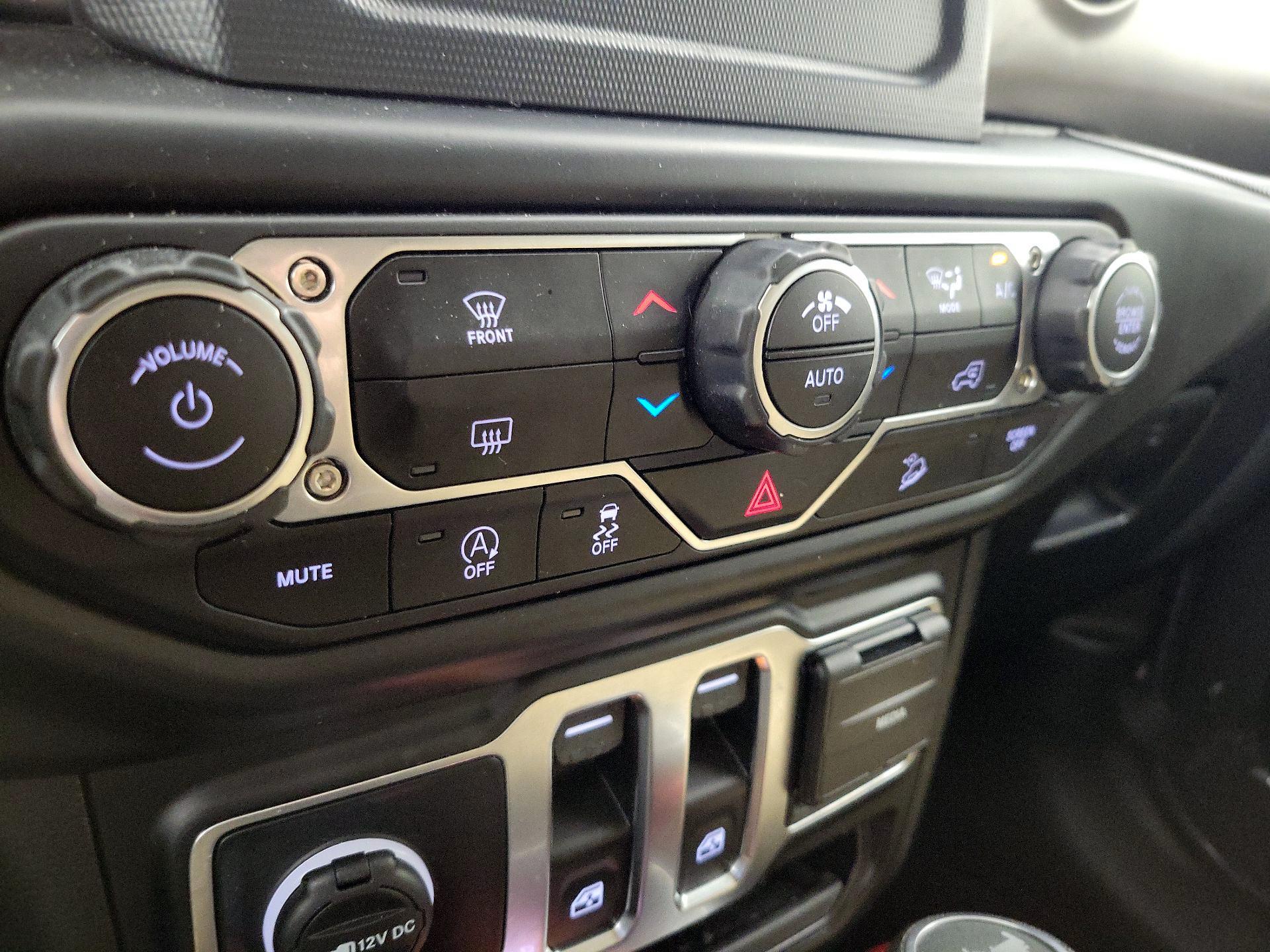 Thumbnail: 2020 Jeep Wrangler - 16