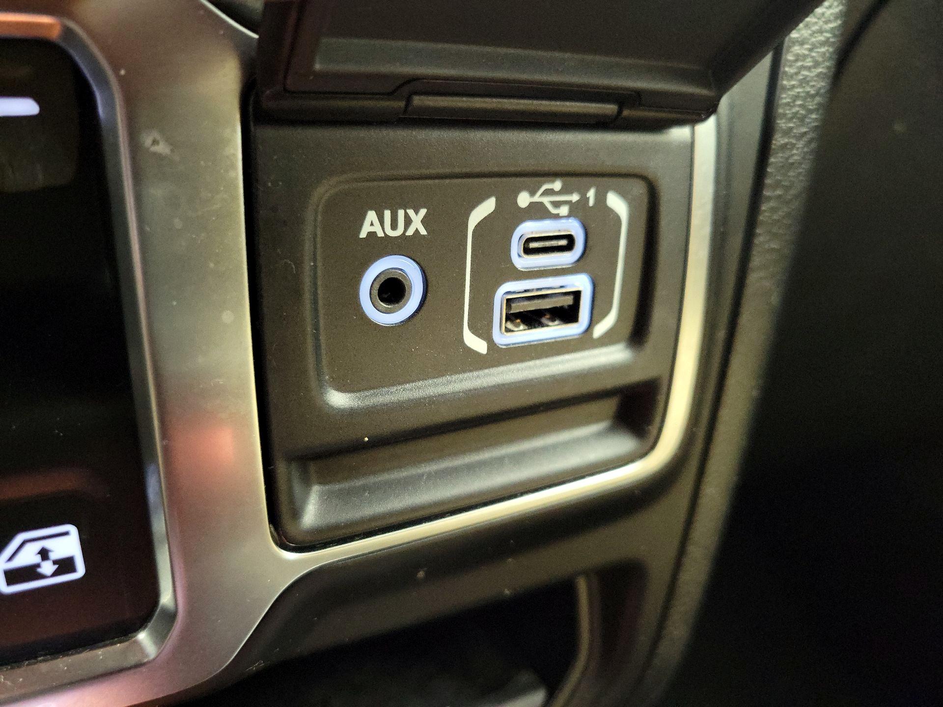 Thumbnail: 2020 Jeep Wrangler - 18