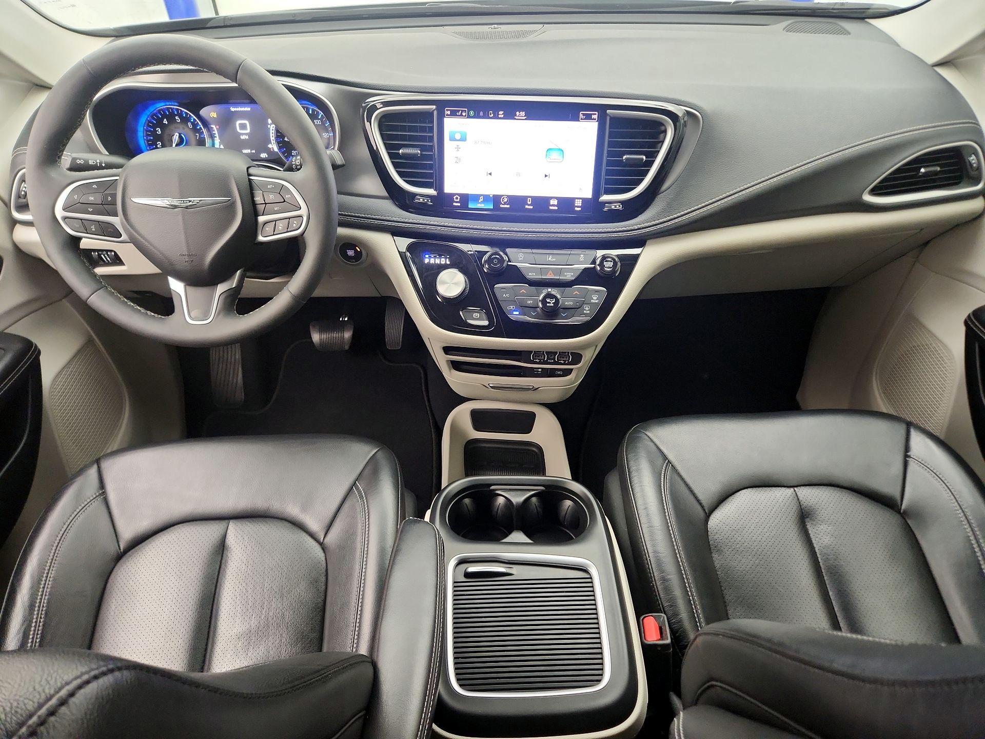 Thumbnail: 2022 Chrysler Pacifica - 9