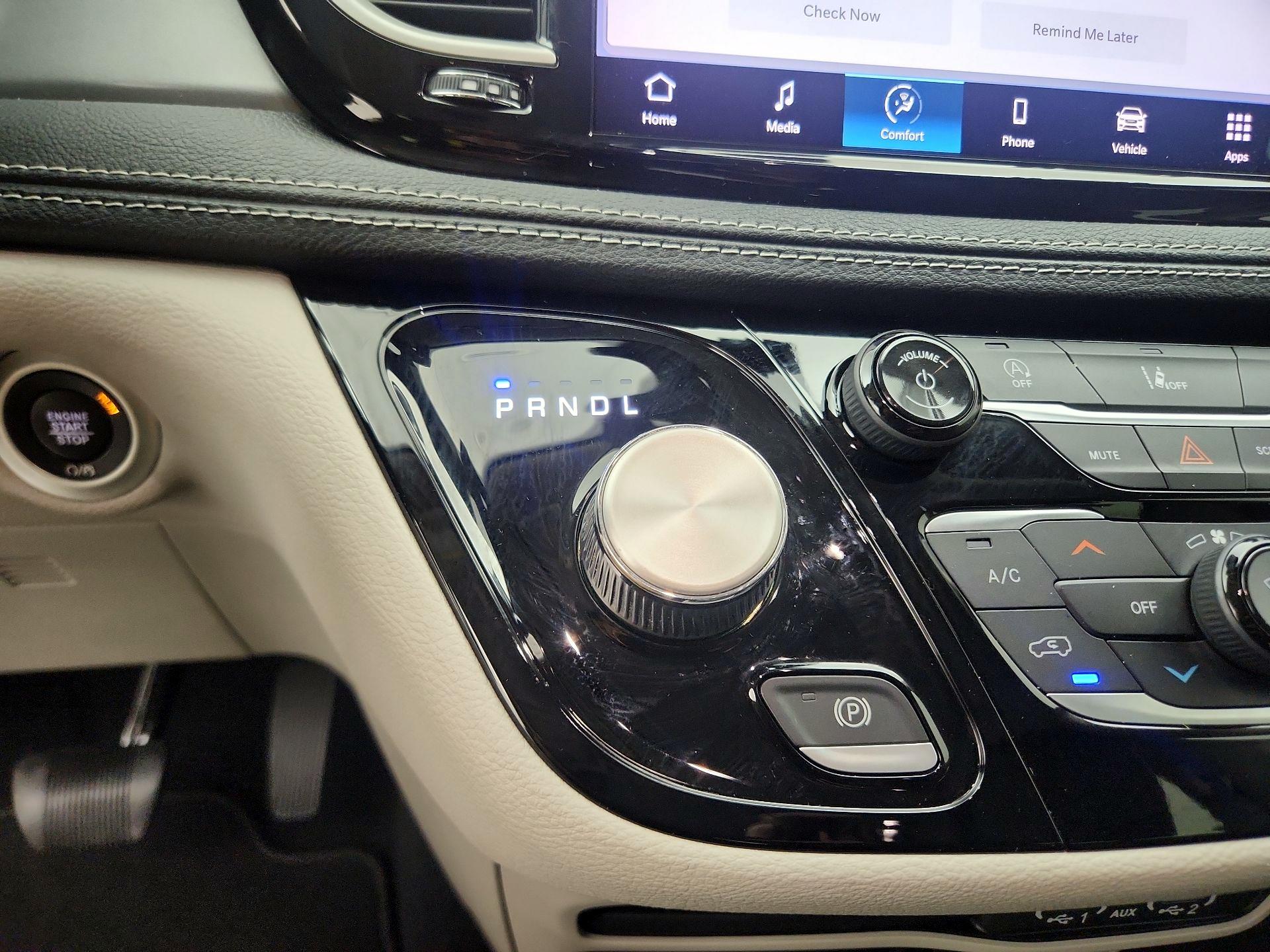 Thumbnail: 2022 Chrysler Pacifica - 17