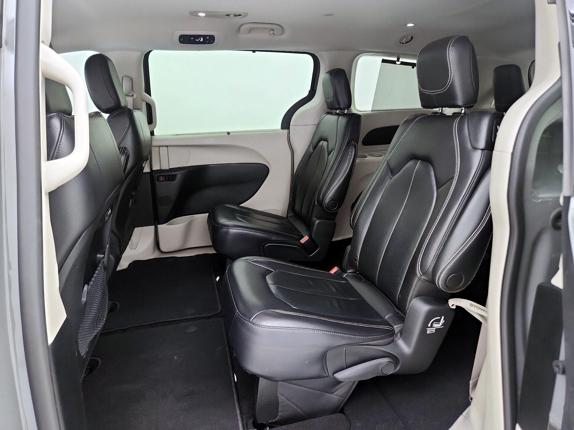 Thumbnail: 2022 Chrysler Pacifica - 19