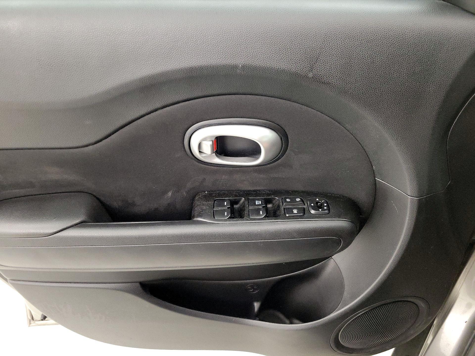 Thumbnail: 2015 Kia Soul - 12