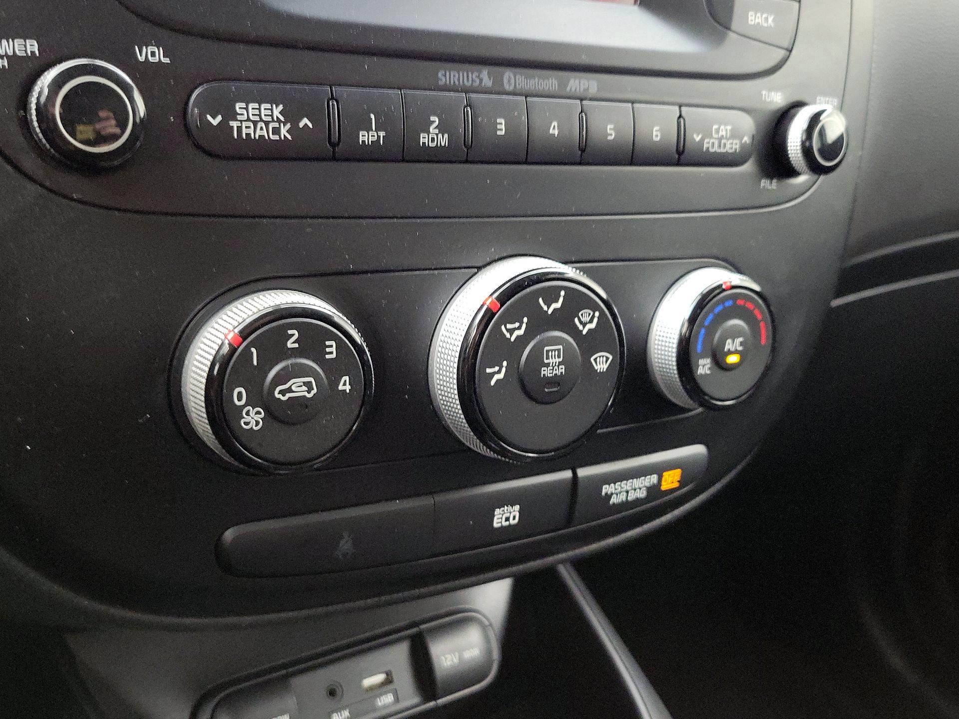 Thumbnail: 2015 Kia Soul - 15