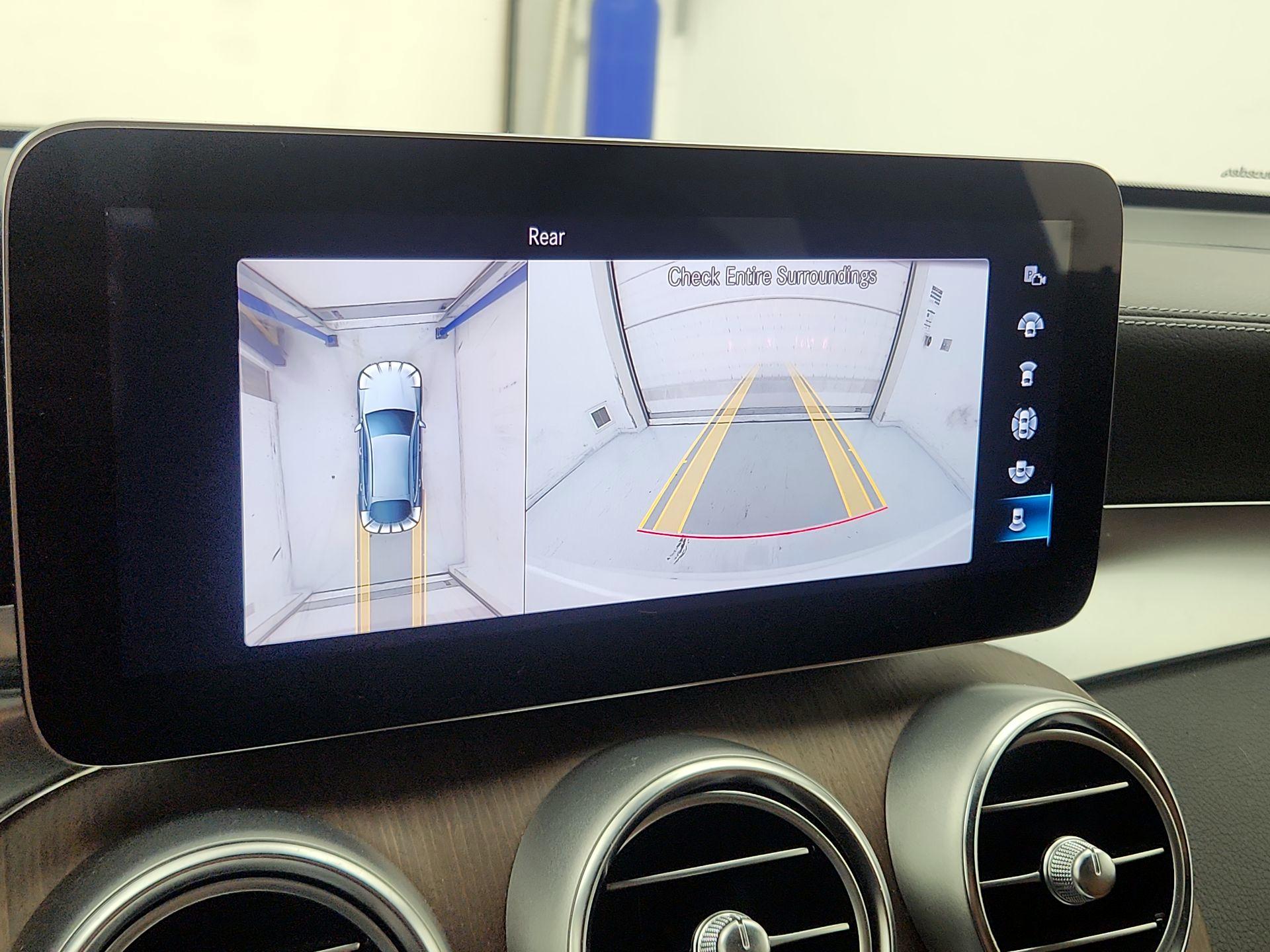 Thumbnail: 2022 Mercedes-Benz GLC - 14