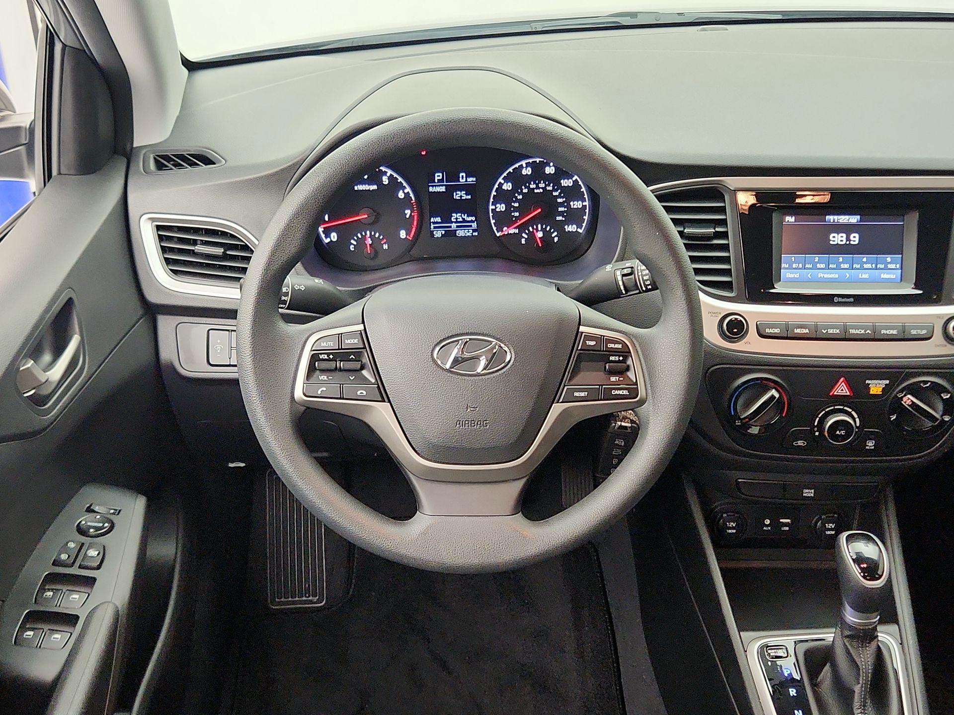 Thumbnail: 2022 Hyundai Accent - 10