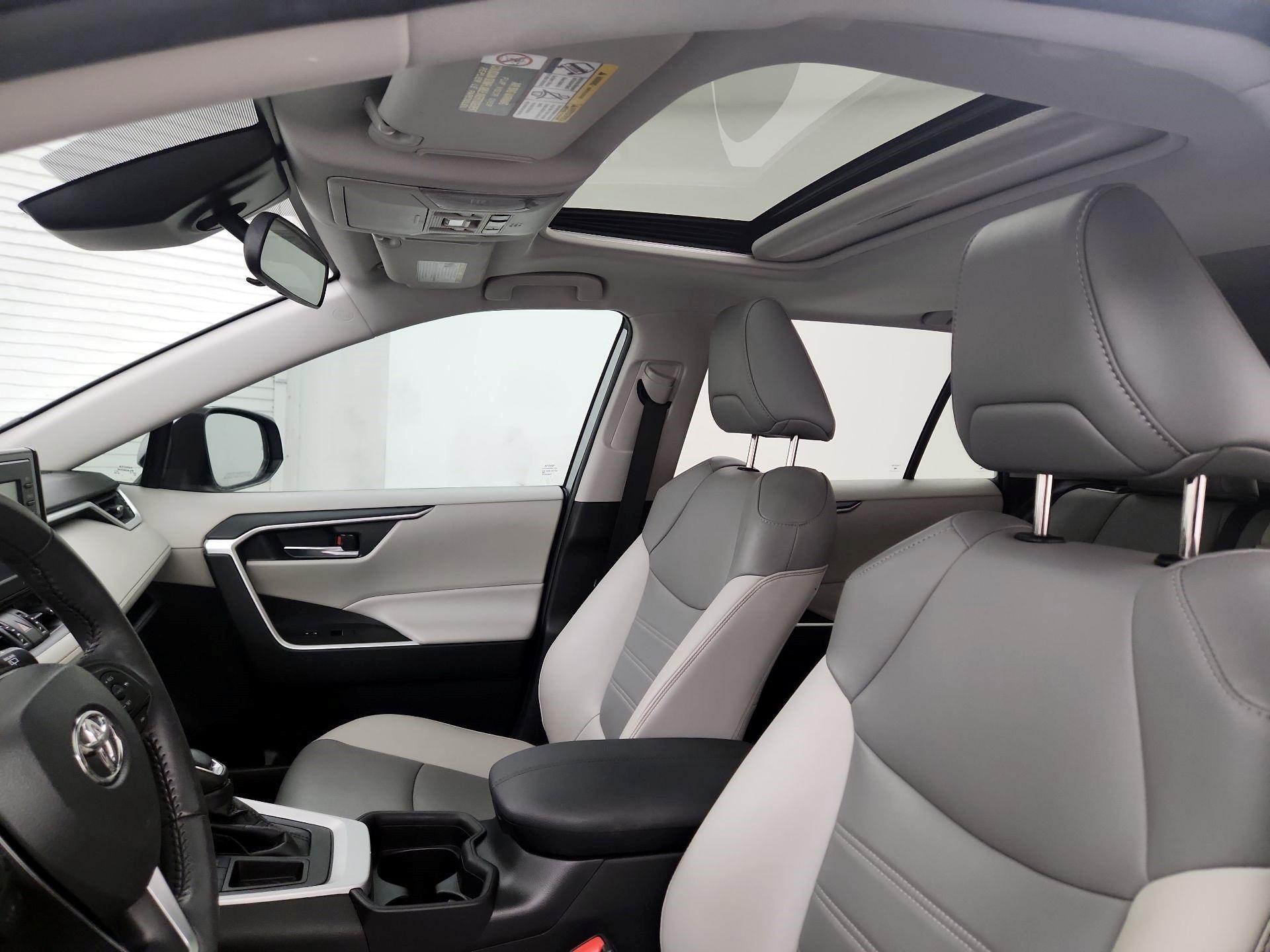 Thumbnail: 2021 Toyota RAV4 - 19