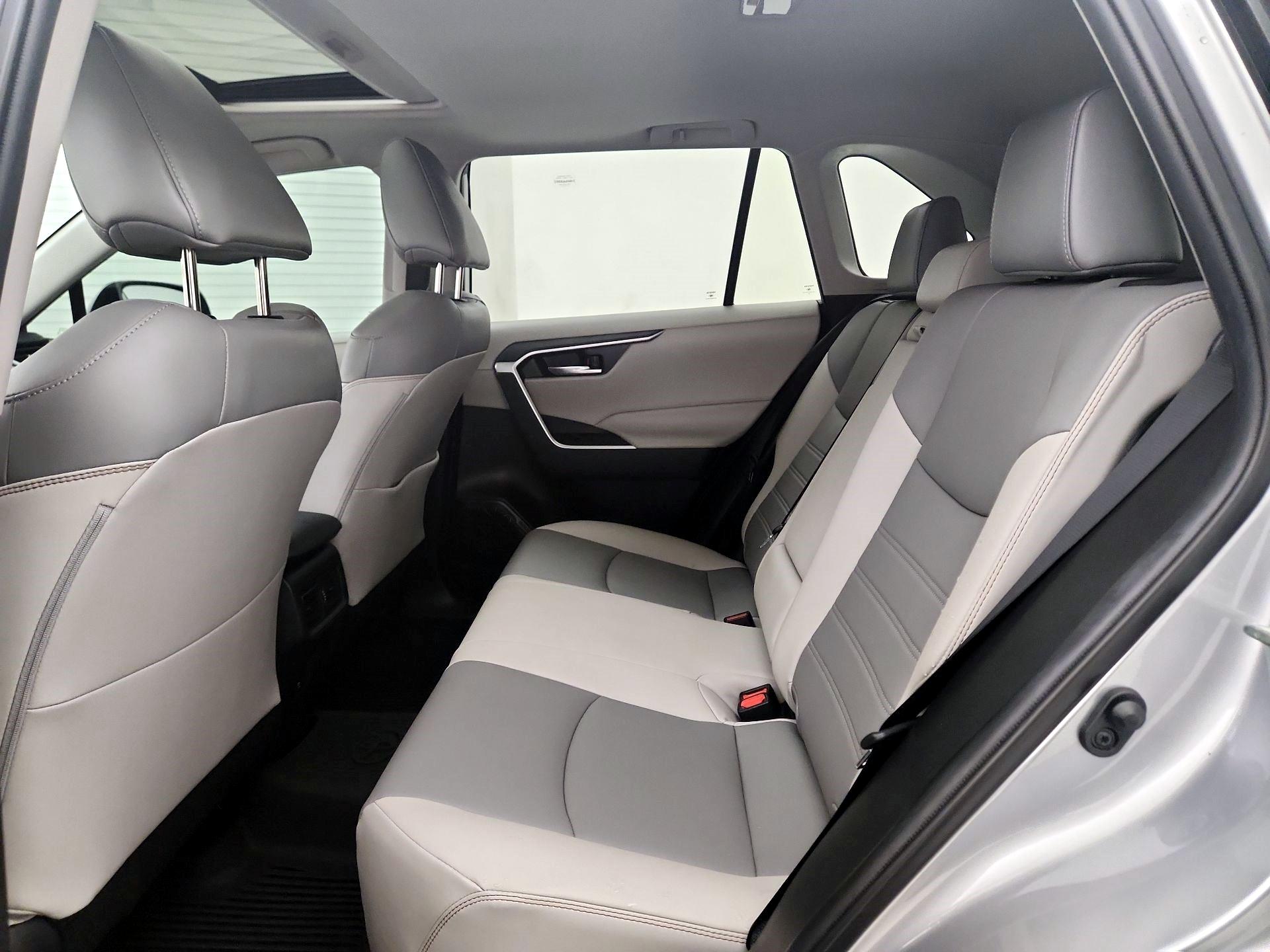 Thumbnail: 2021 Toyota RAV4 - 20