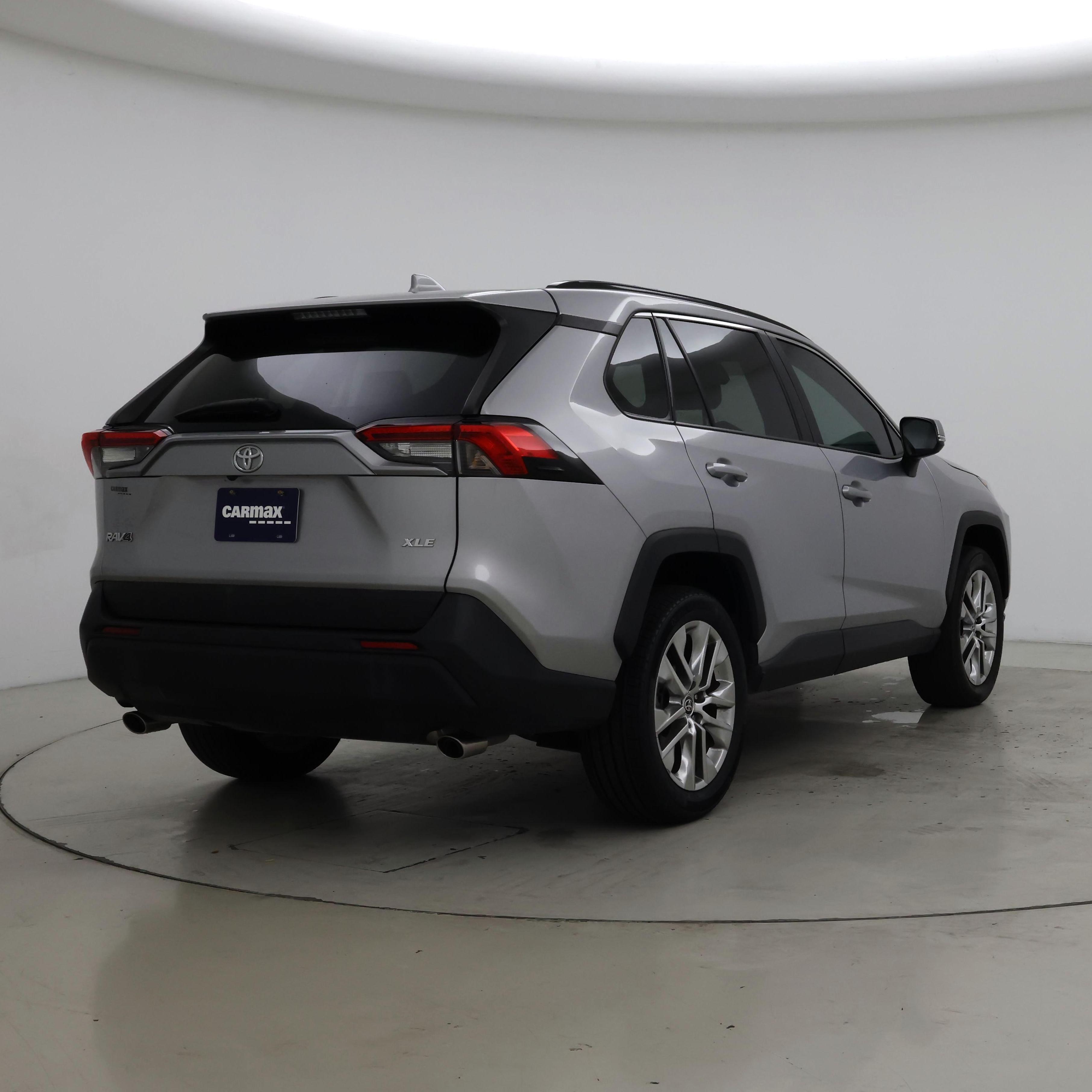 Thumbnail: 2021 Toyota RAV4 - 8