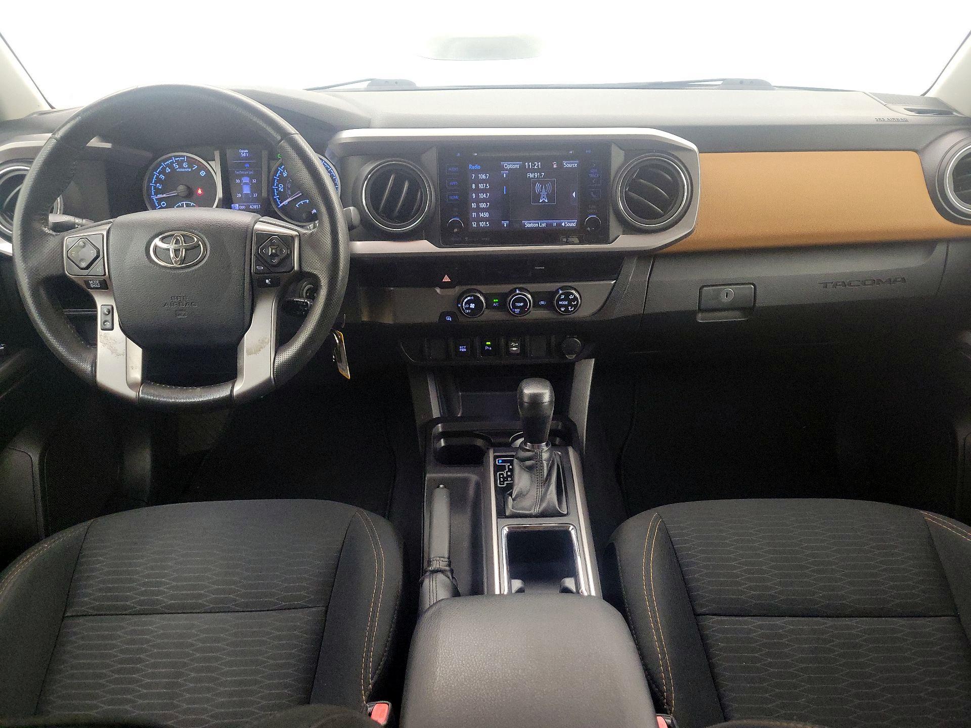 Thumbnail: 2017 Toyota Tacoma - 9