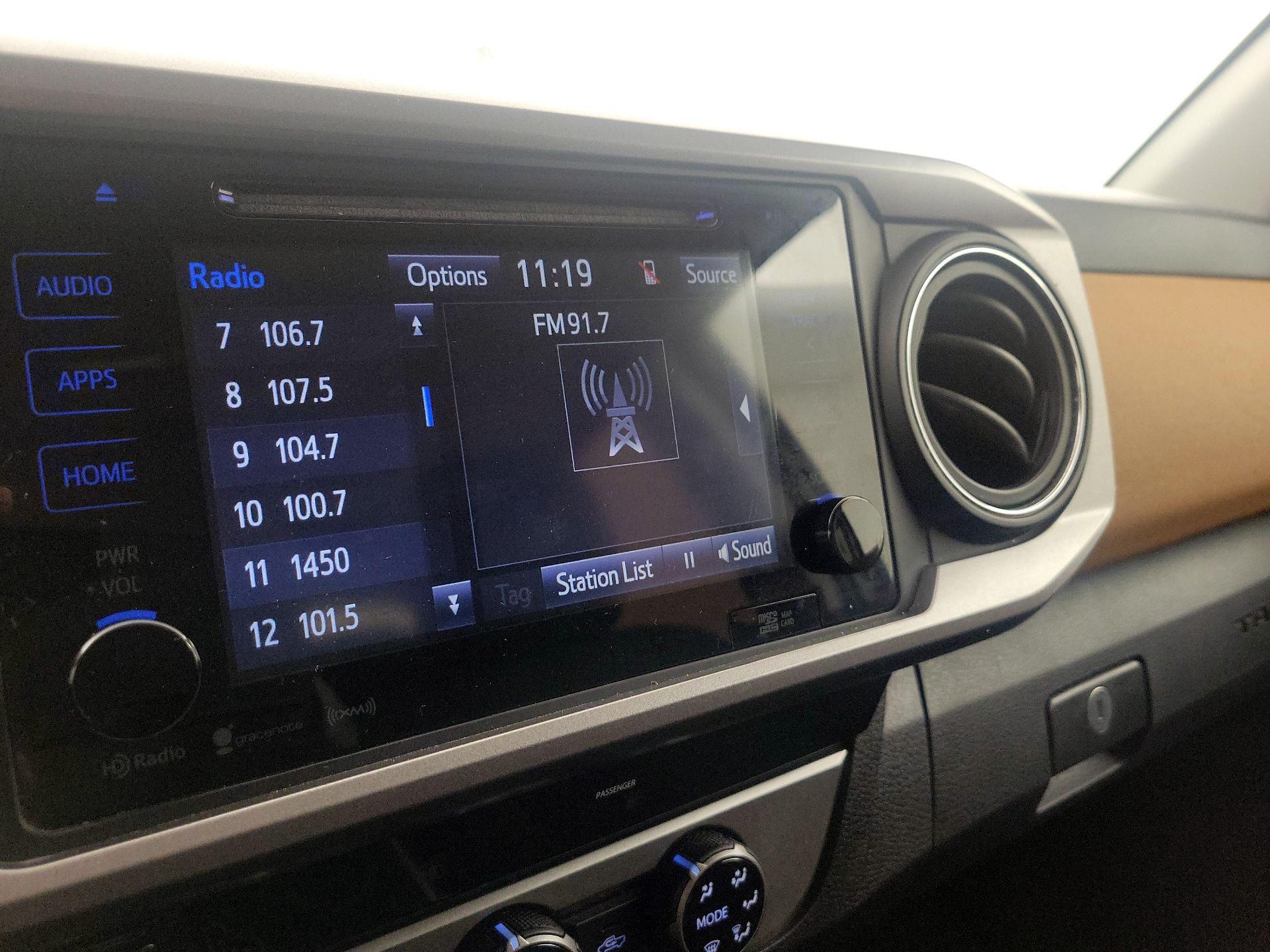 Thumbnail: 2017 Toyota Tacoma - 15