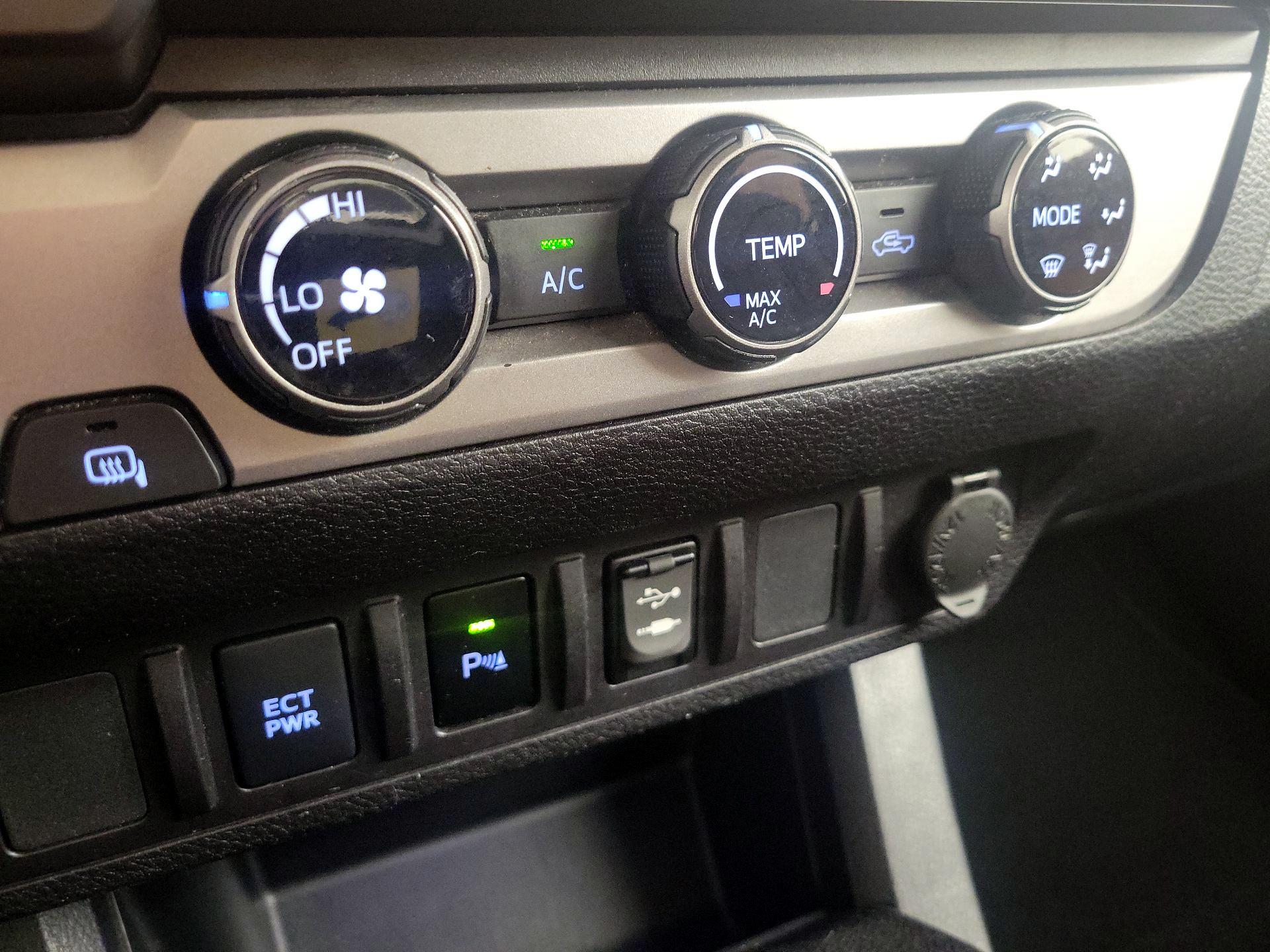 Thumbnail: 2017 Toyota Tacoma - 16