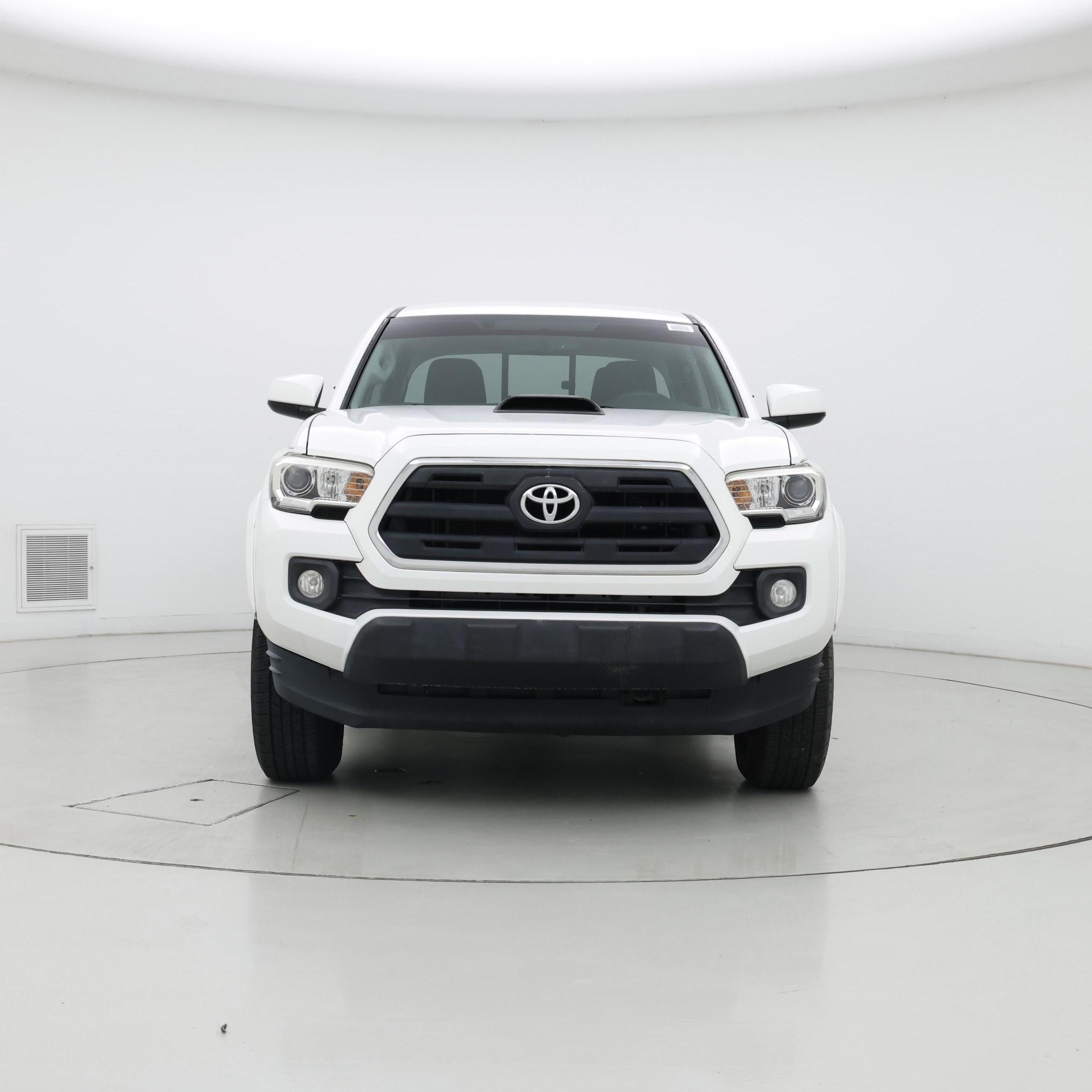 Thumbnail: 2017 Toyota Tacoma - 5