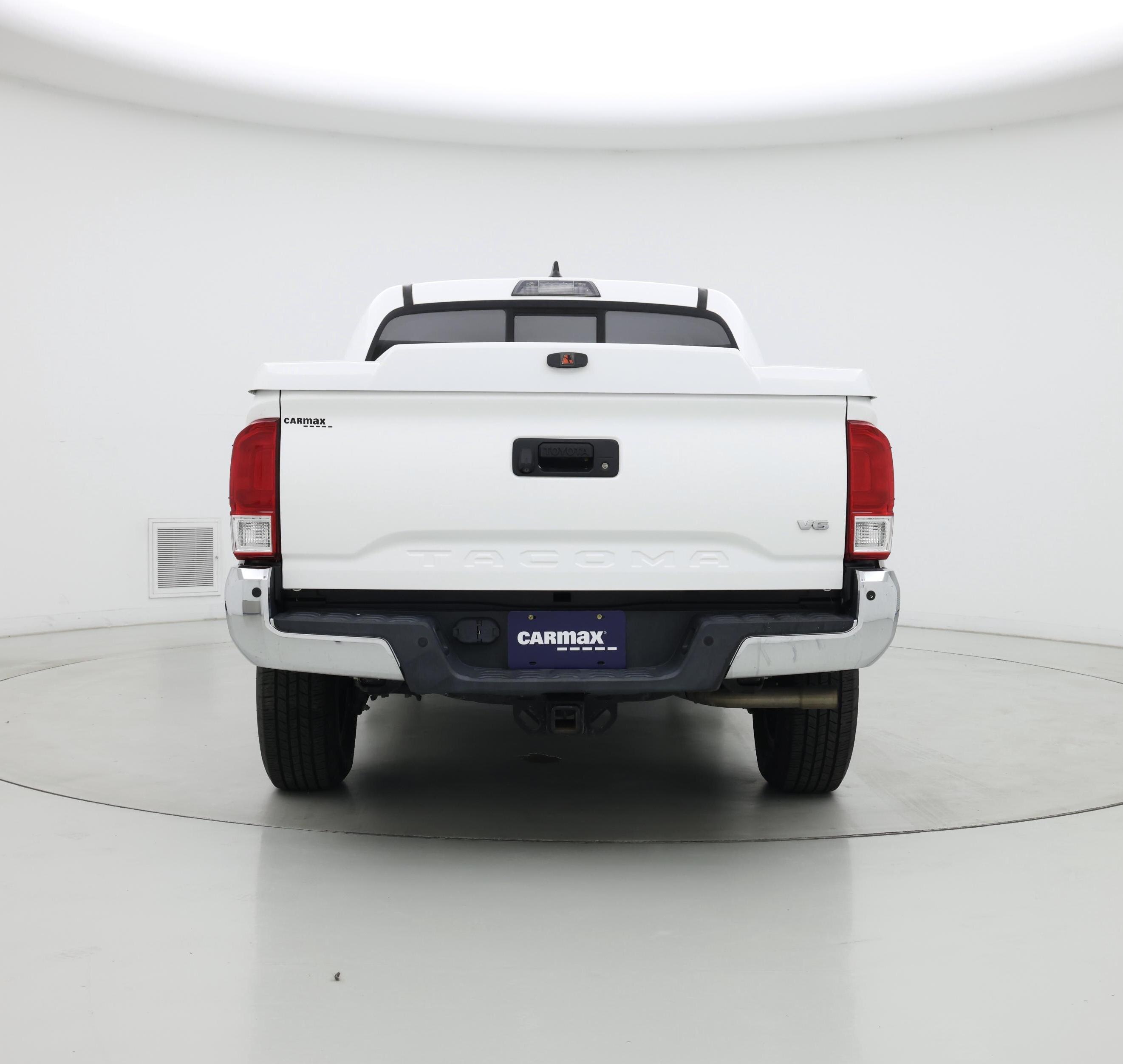 Thumbnail: 2017 Toyota Tacoma - 6