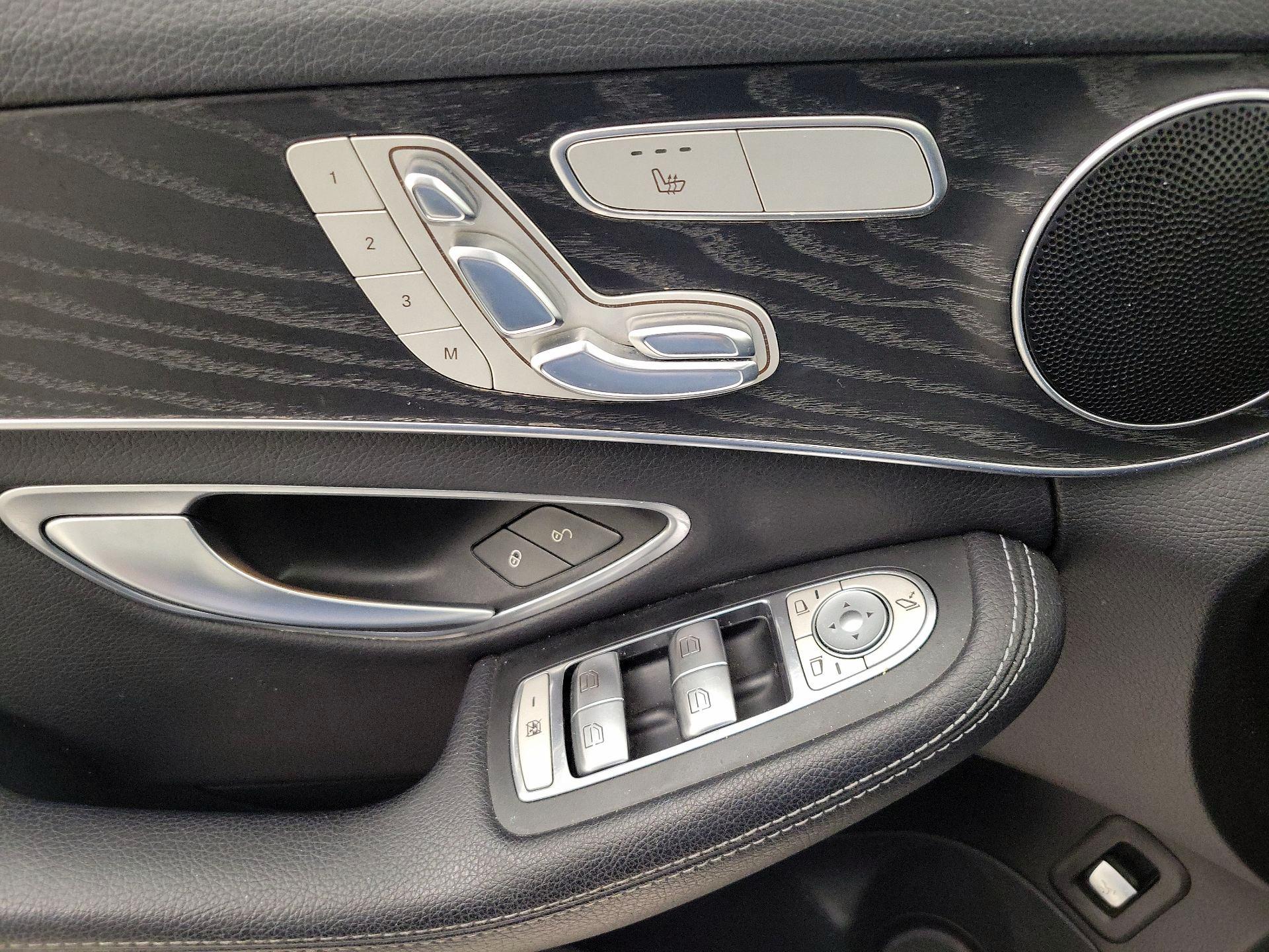 Thumbnail: 2017 Mercedes-Benz C-Class - 12