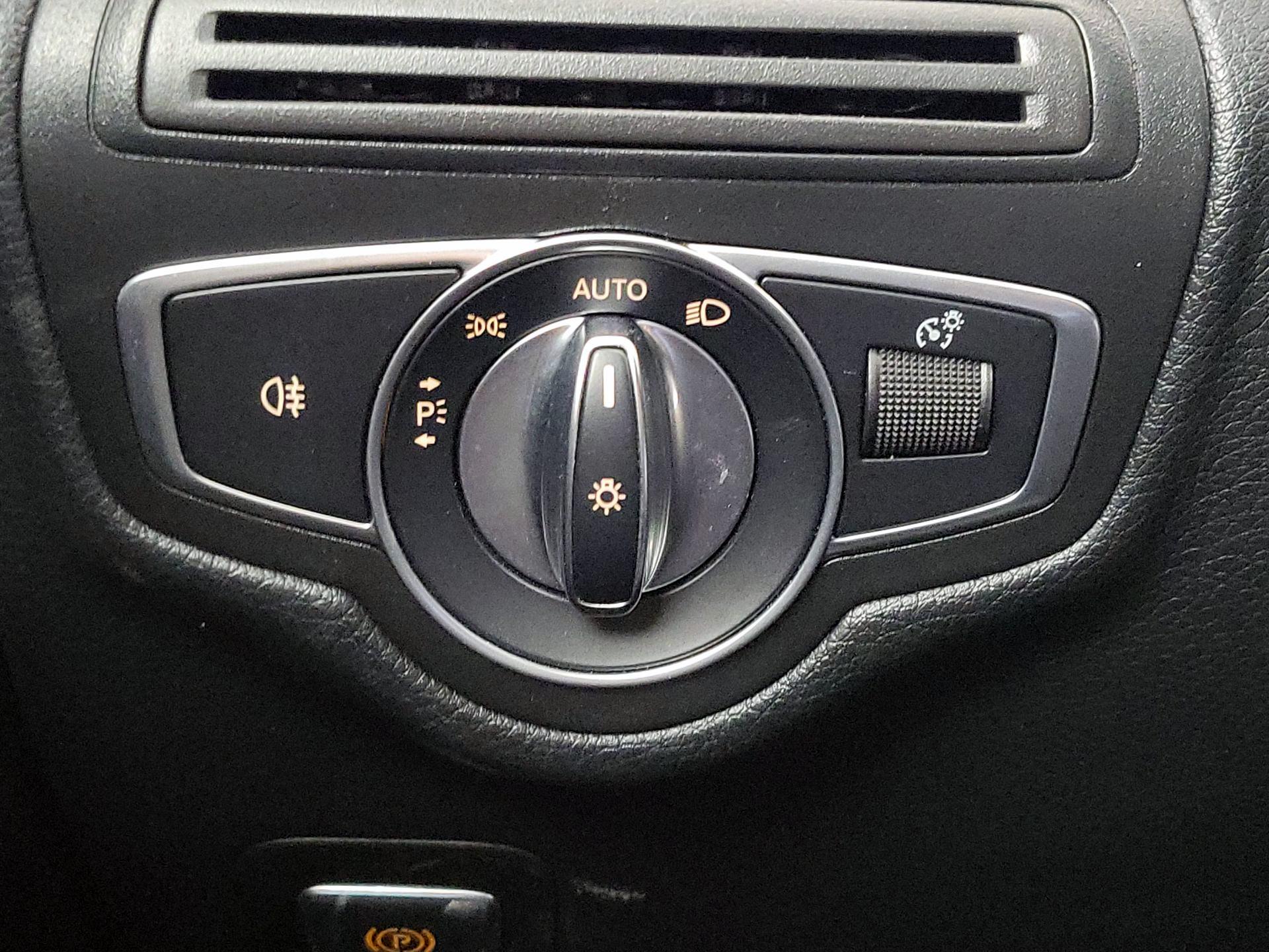 Thumbnail: 2019 Mercedes-Benz GLC - 13