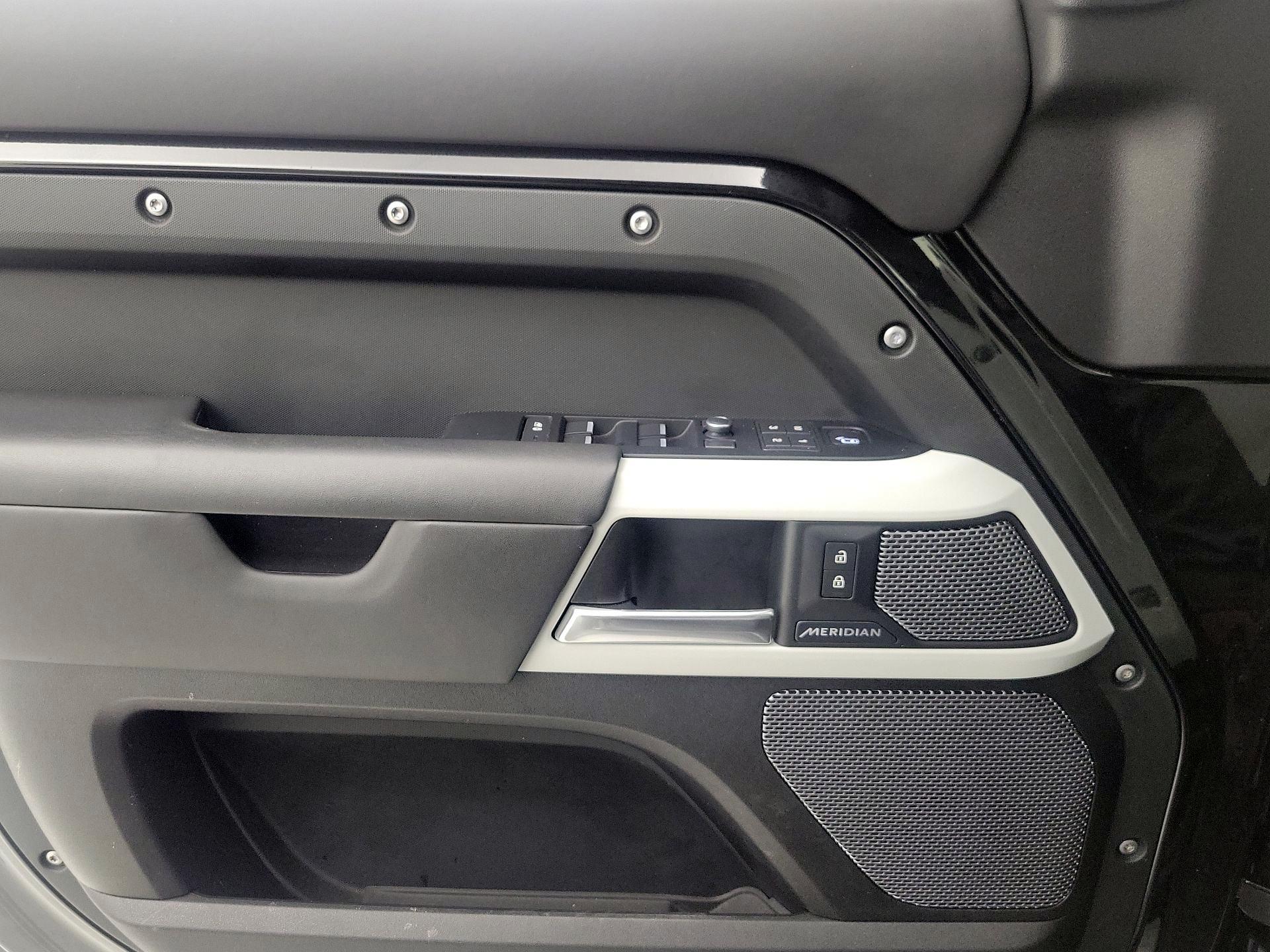 Thumbnail: 2020 Land Rover Defender - 12