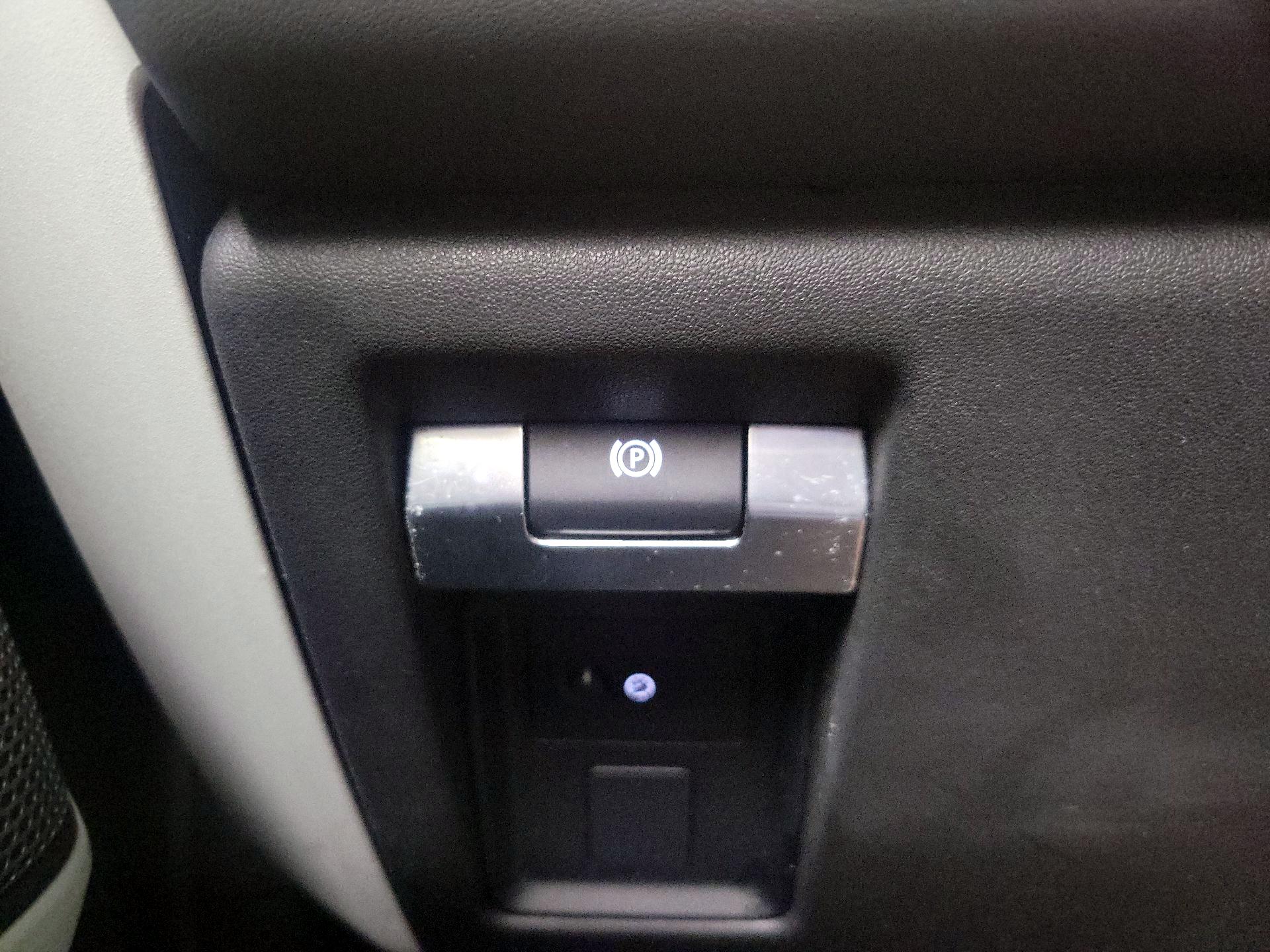 Thumbnail: 2020 Land Rover Defender - 13