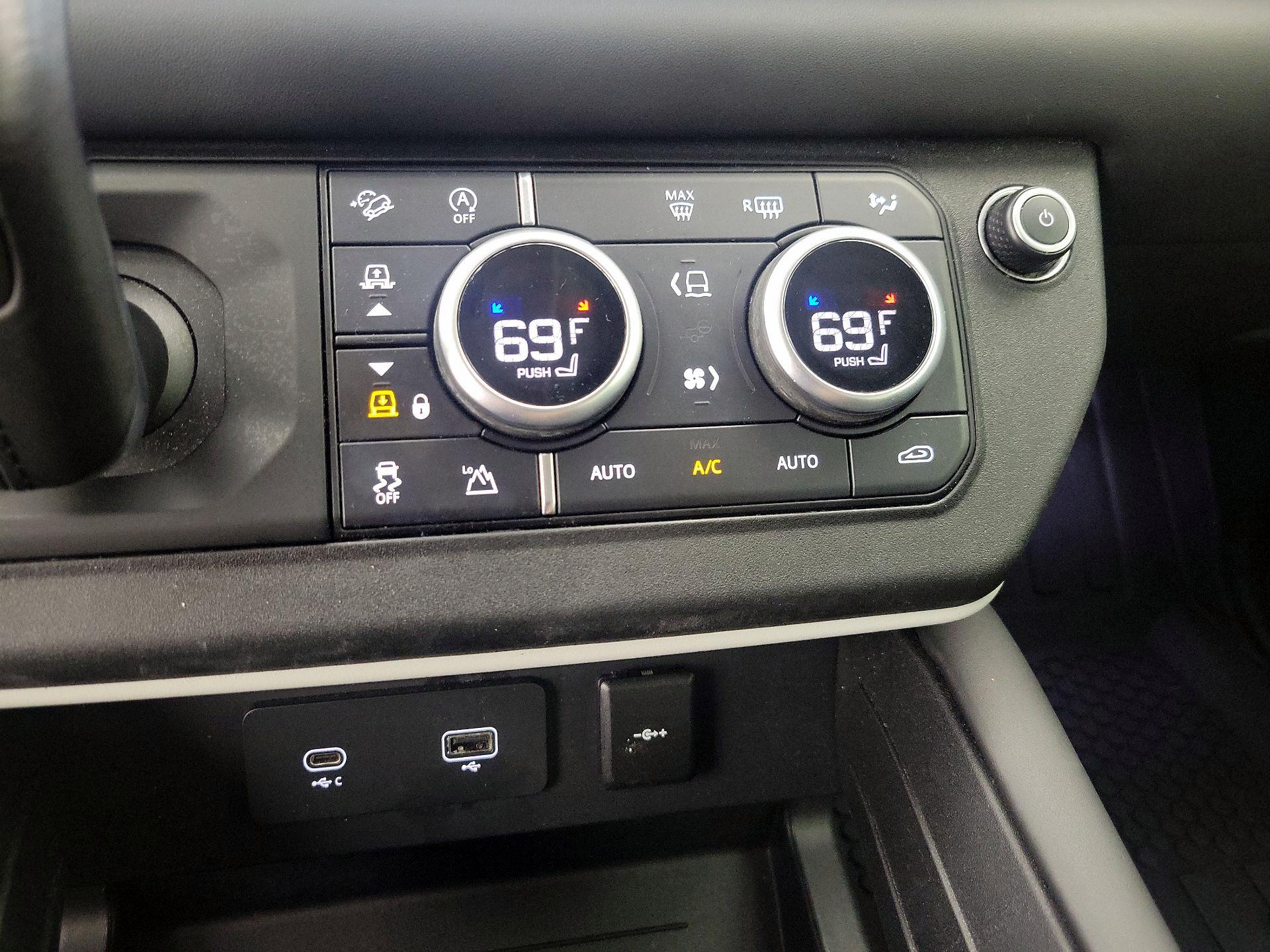 Thumbnail: 2020 Land Rover Defender - 17