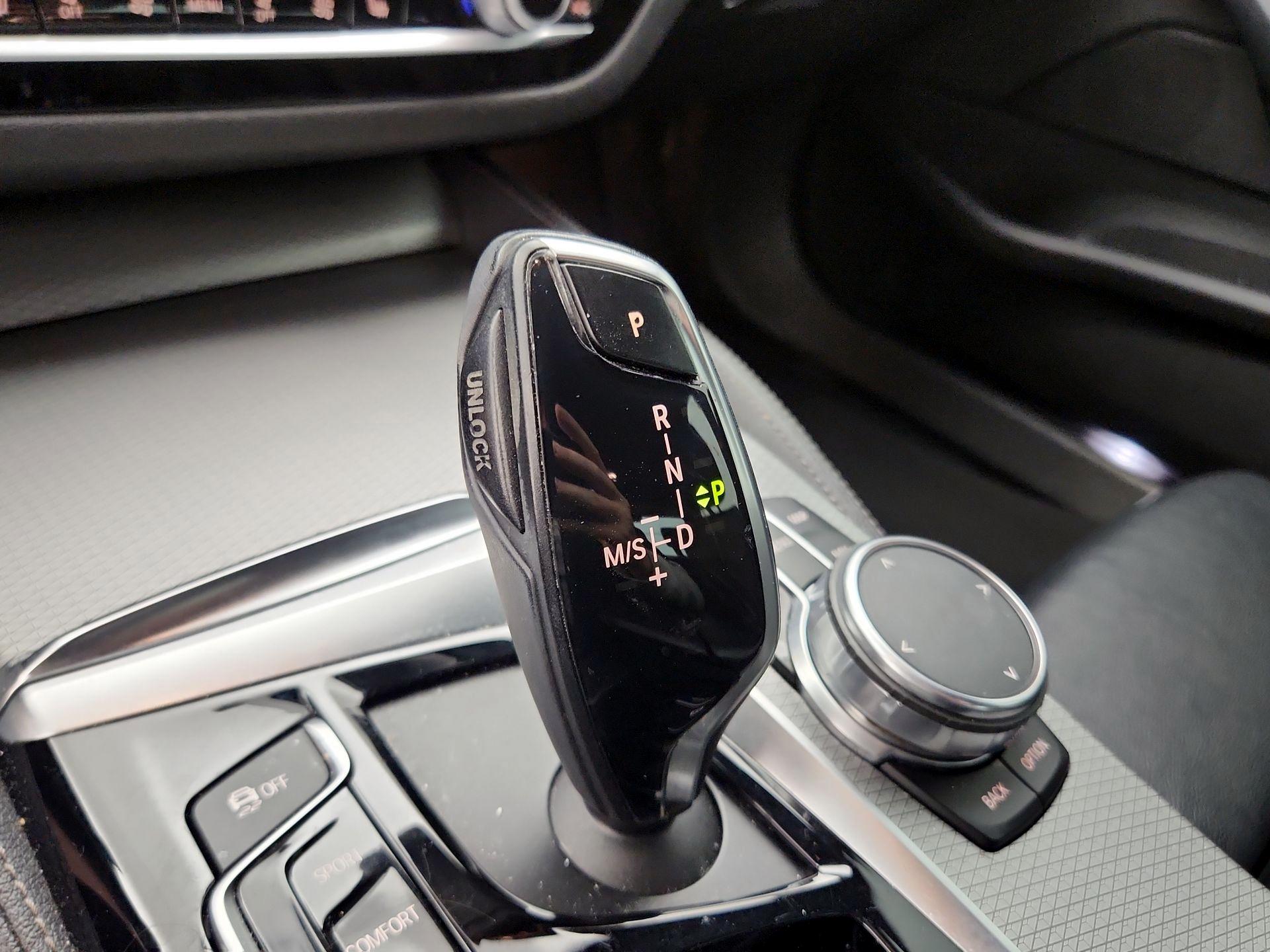 Thumbnail: 2018 BMW 5 Series - 17