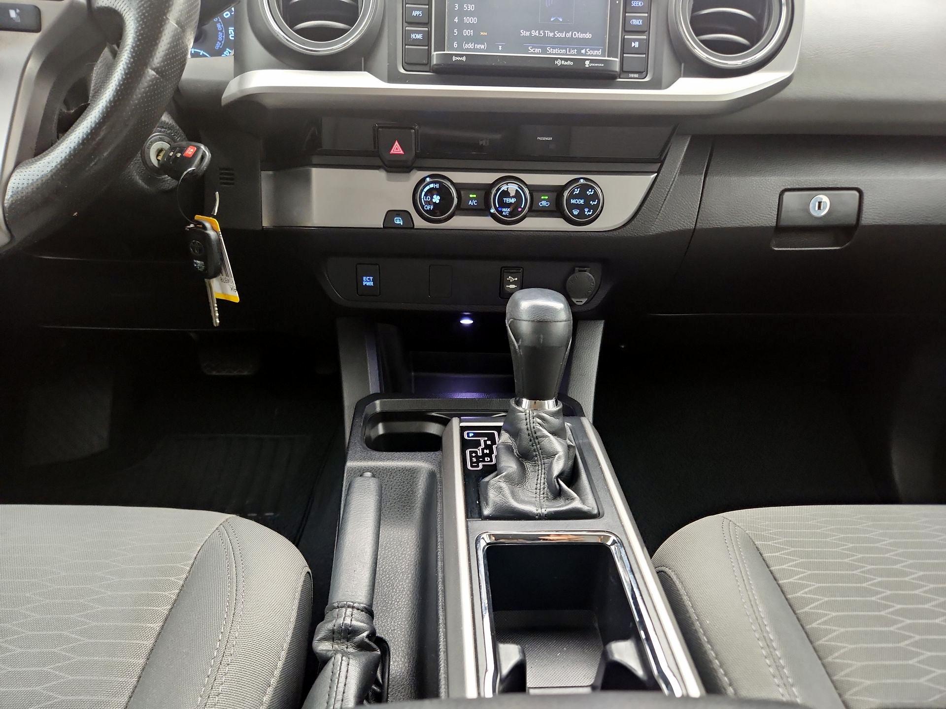 Thumbnail: 2016 Toyota Tacoma - 17