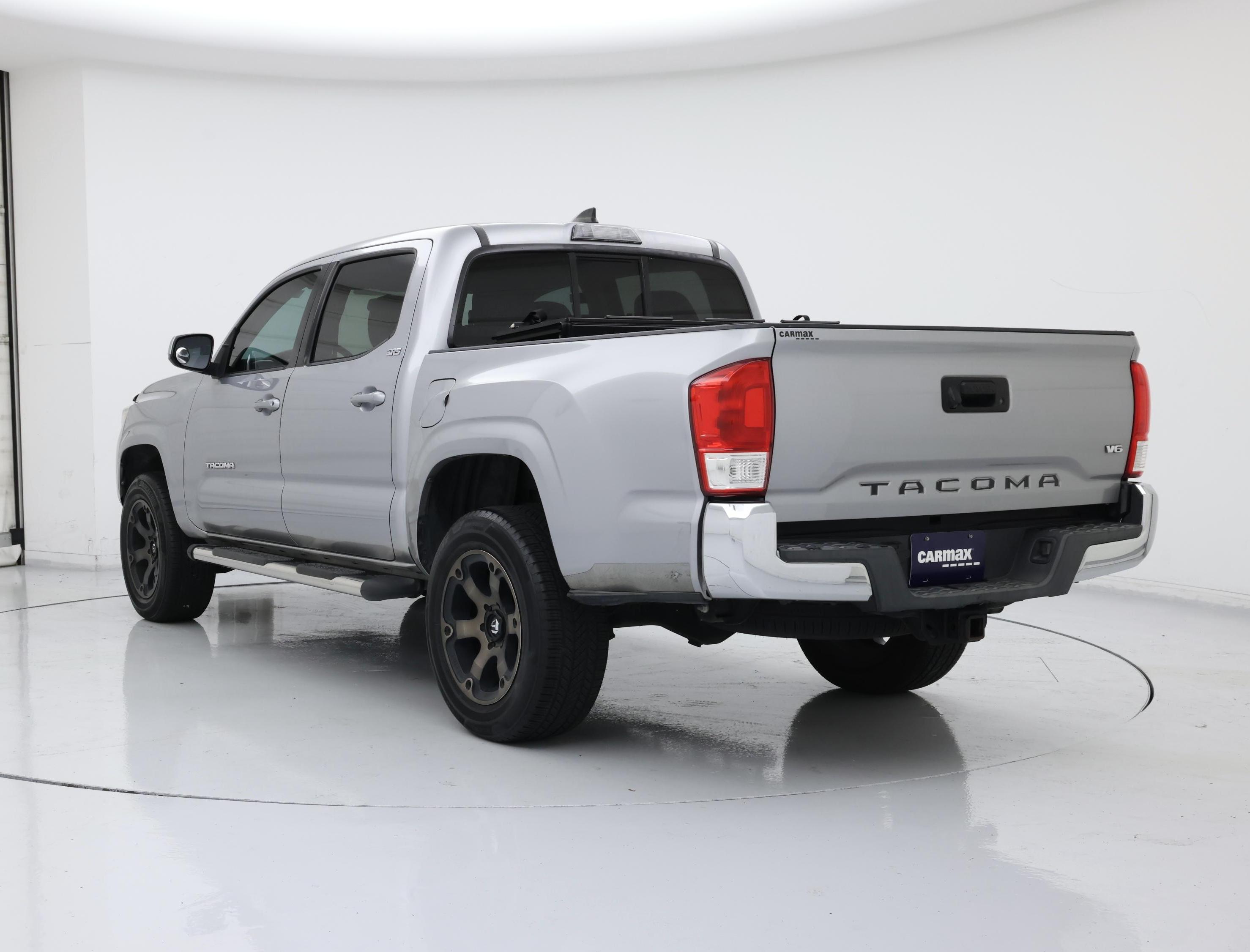 Thumbnail: 2016 Toyota Tacoma - 2
