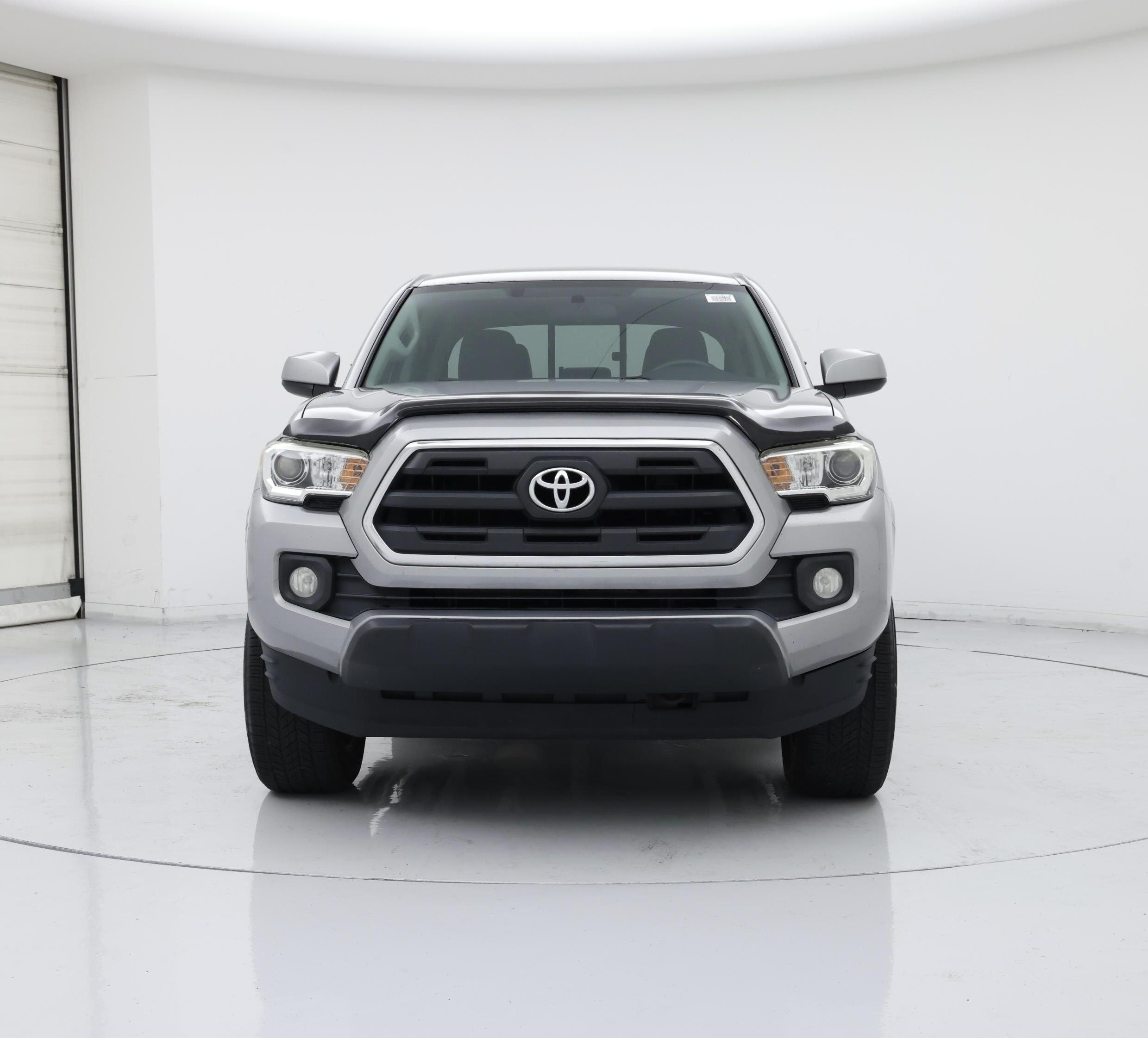 Thumbnail: 2016 Toyota Tacoma - 5