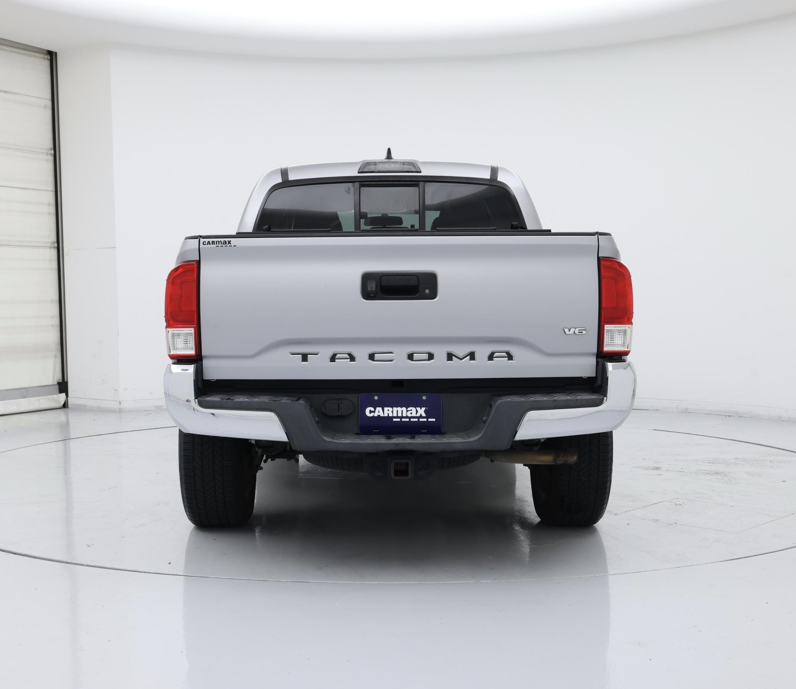 Thumbnail: 2016 Toyota Tacoma - 6