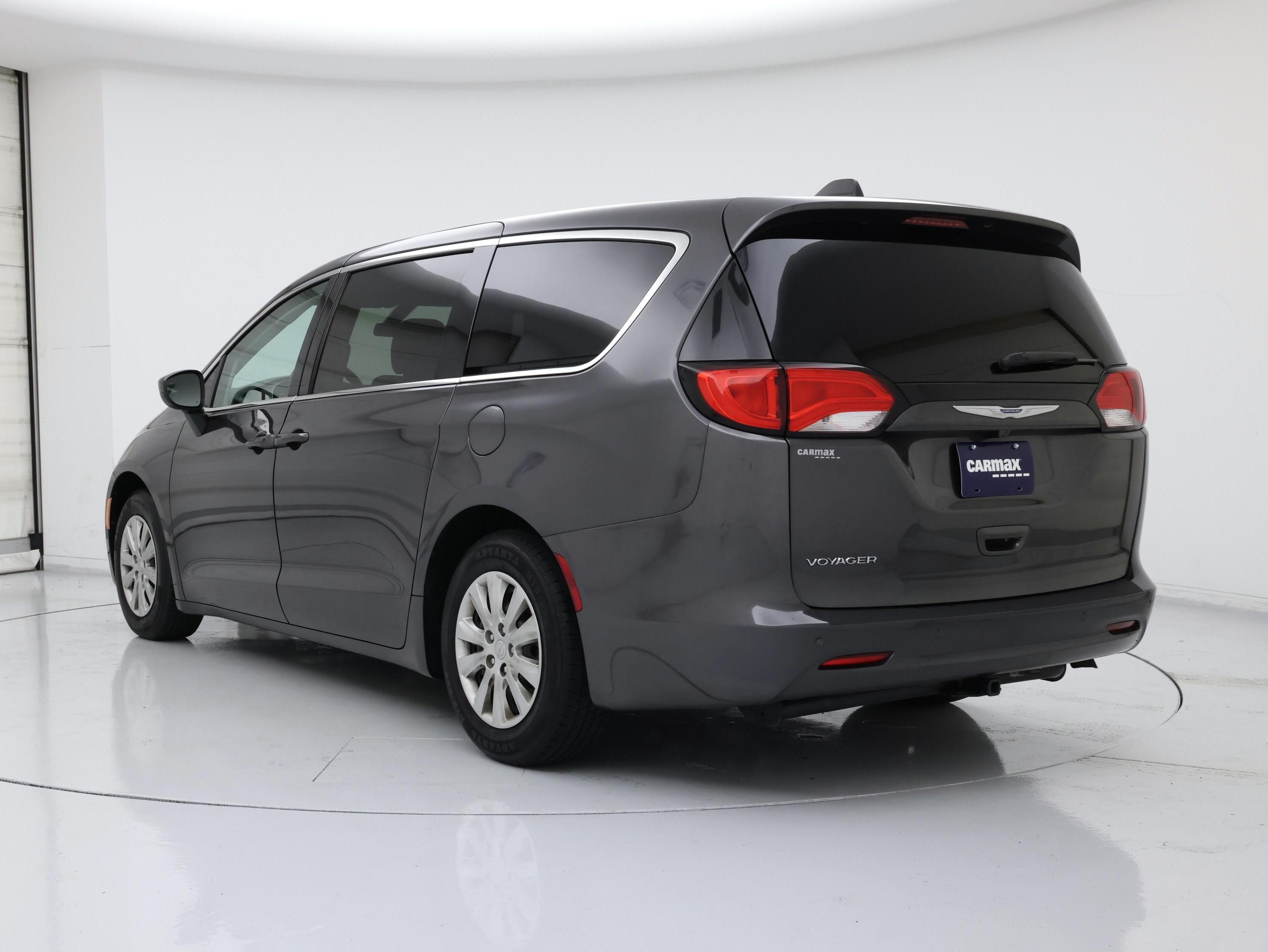 Thumbnail: 2020 Chrysler Voyager - 2