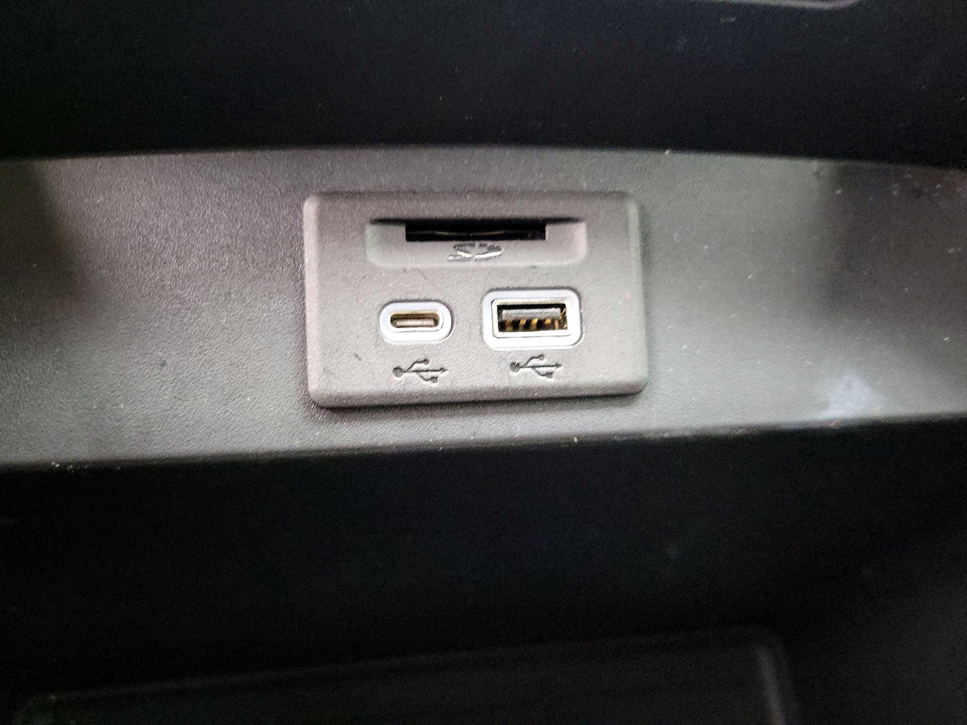 Thumbnail: 2021 Chevrolet Tahoe - 18