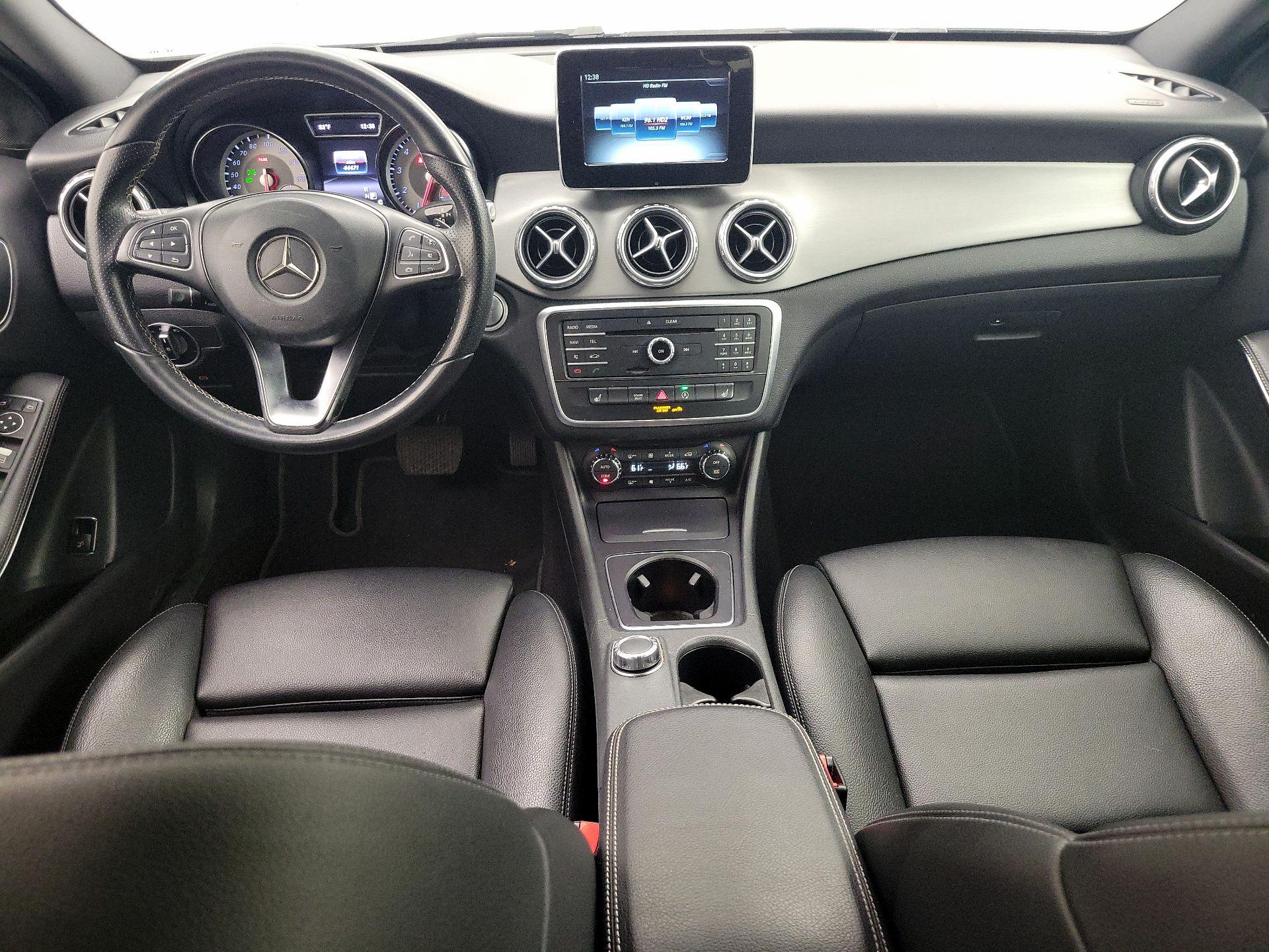 Thumbnail: 2016 Mercedes-Benz GLA - 9