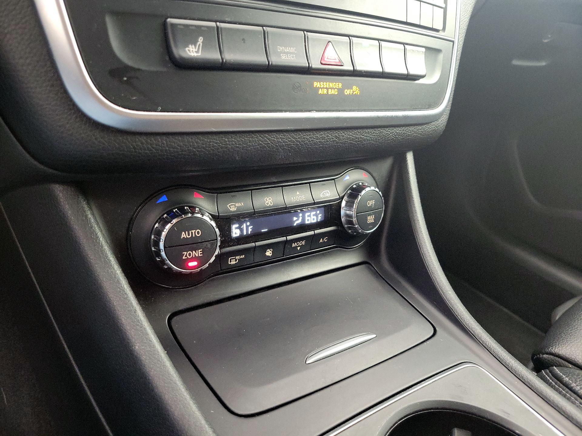 Thumbnail: 2016 Mercedes-Benz GLA - 16