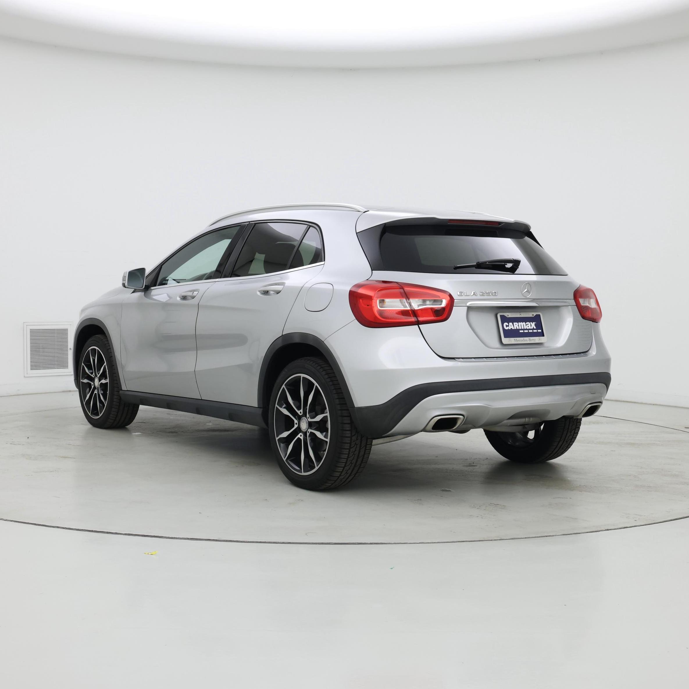 Thumbnail: 2016 Mercedes-Benz GLA - 2