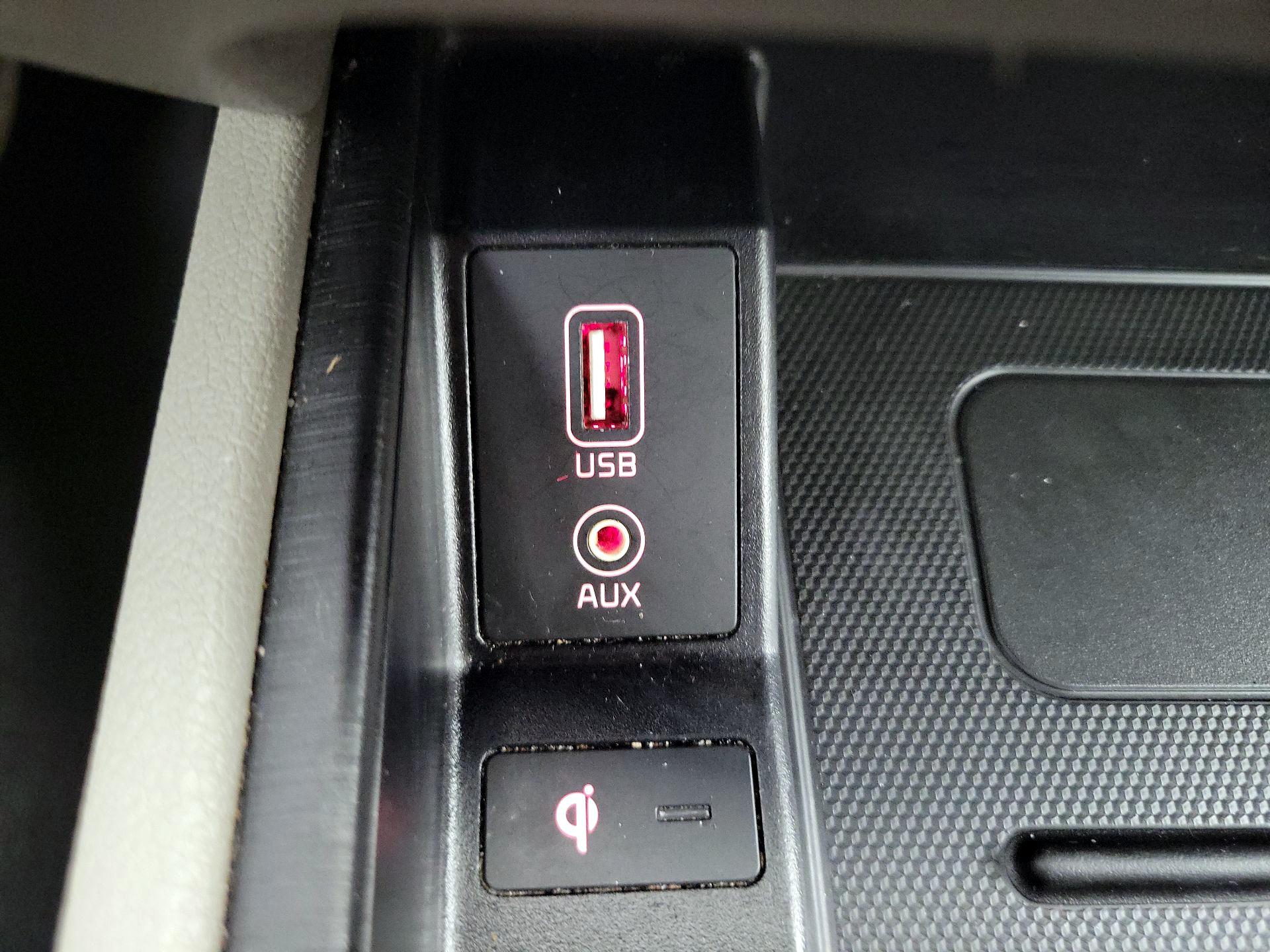 Thumbnail: 2019 Kia Sedona - 18