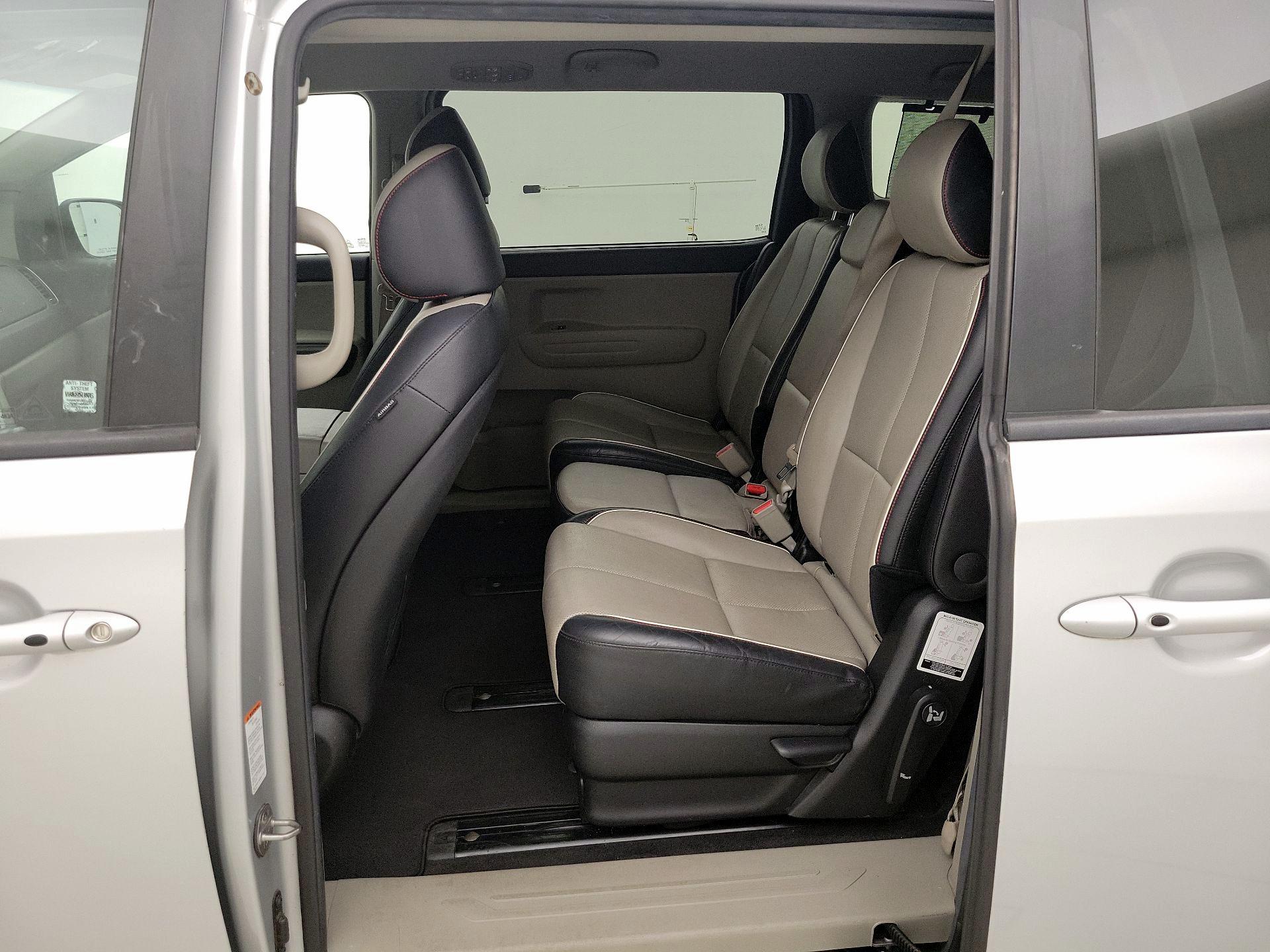 Thumbnail: 2019 Kia Sedona - 19