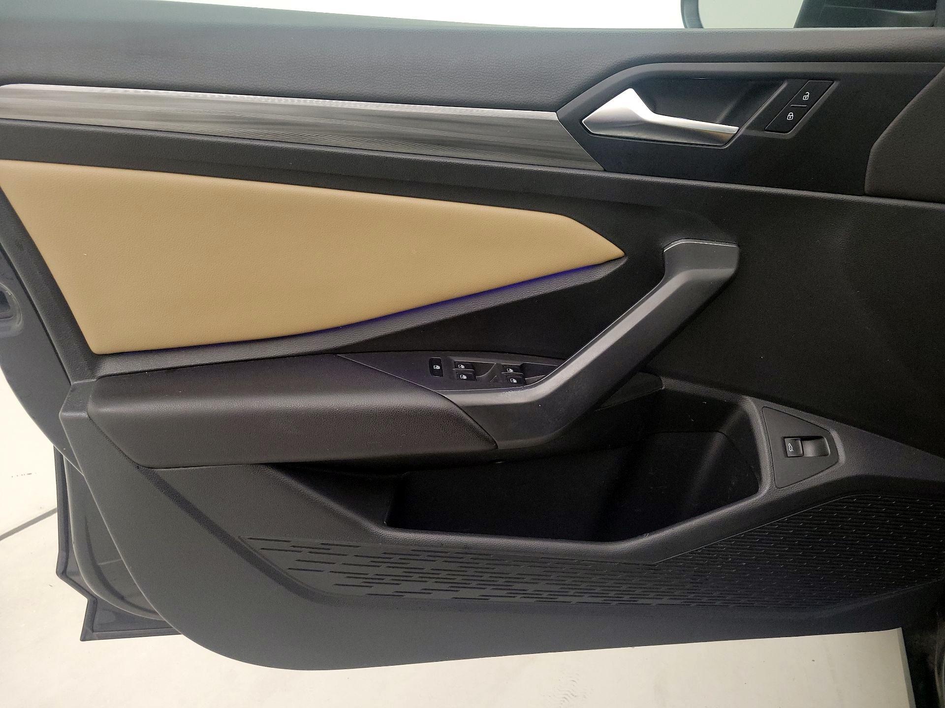 Thumbnail: 2019 Volkswagen Jetta - 12