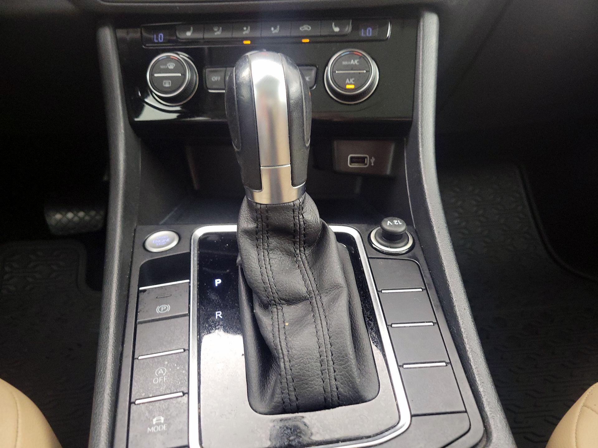 Thumbnail: 2019 Volkswagen Jetta - 17