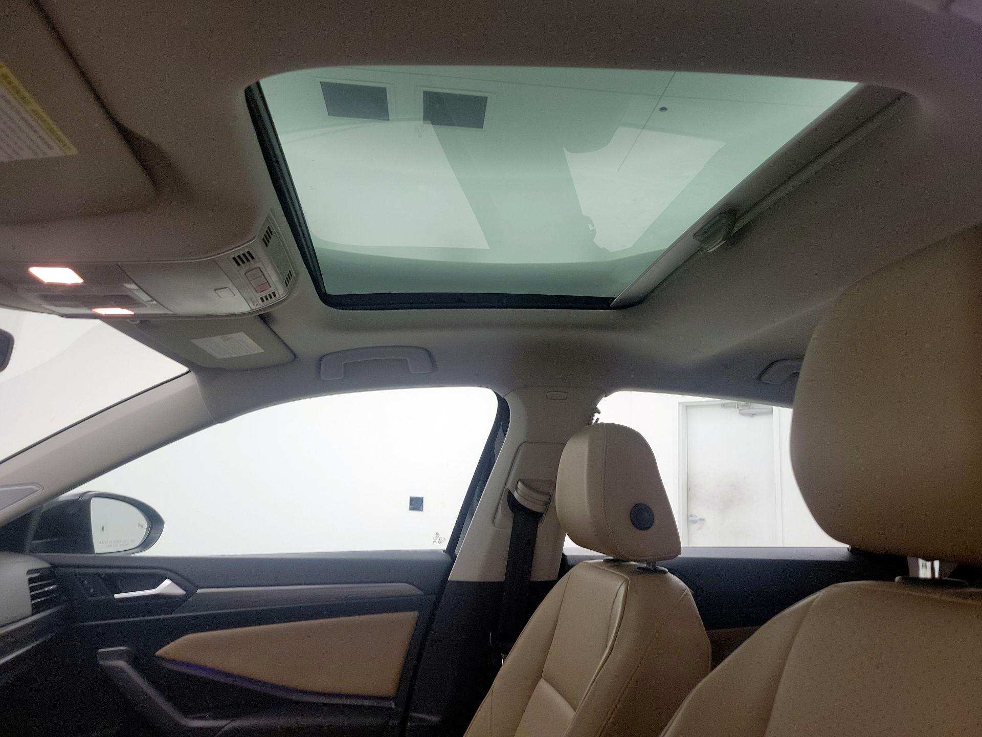 Thumbnail: 2019 Volkswagen Jetta - 19