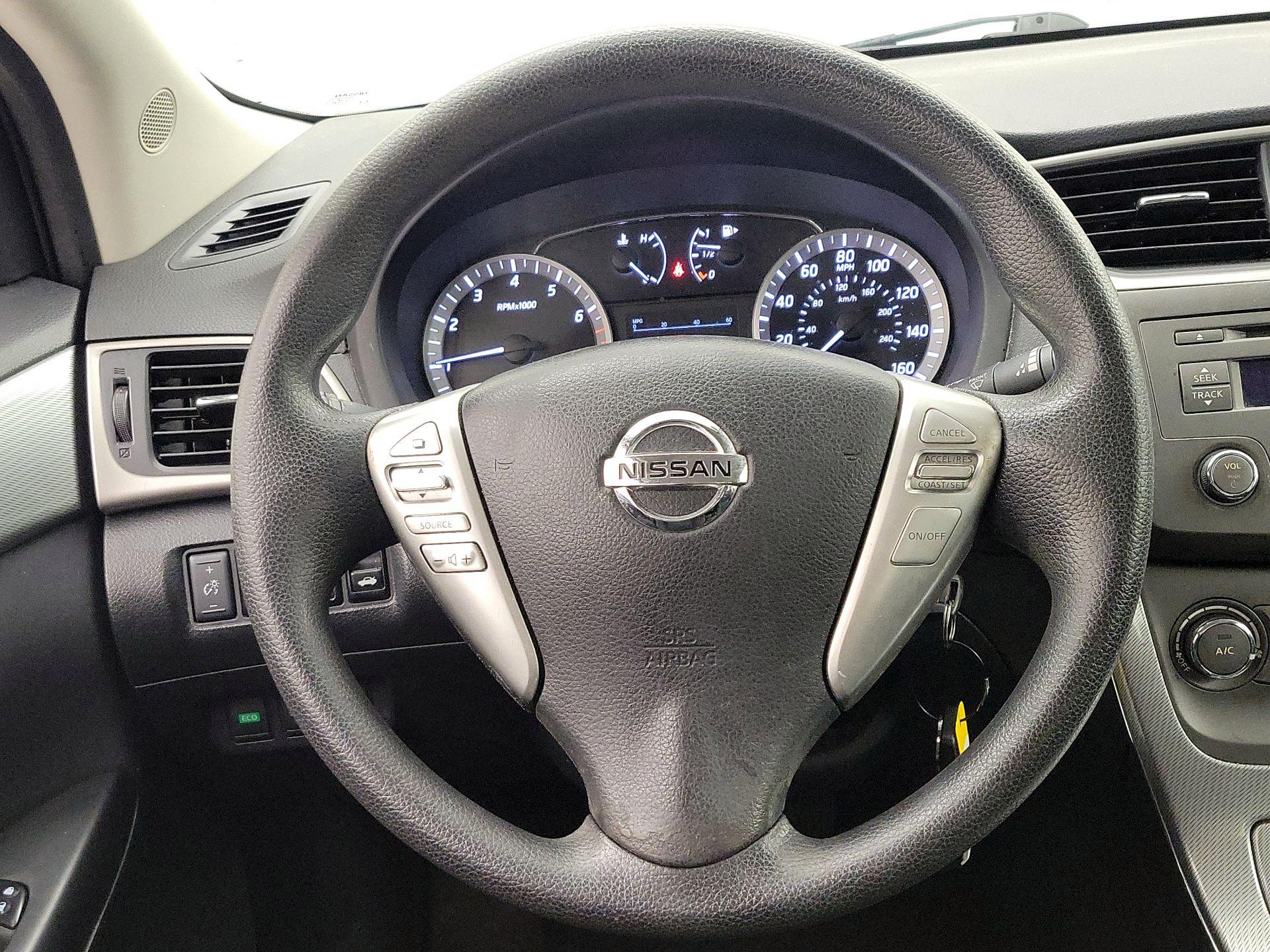 Thumbnail: 2014 Nissan Sentra - 10