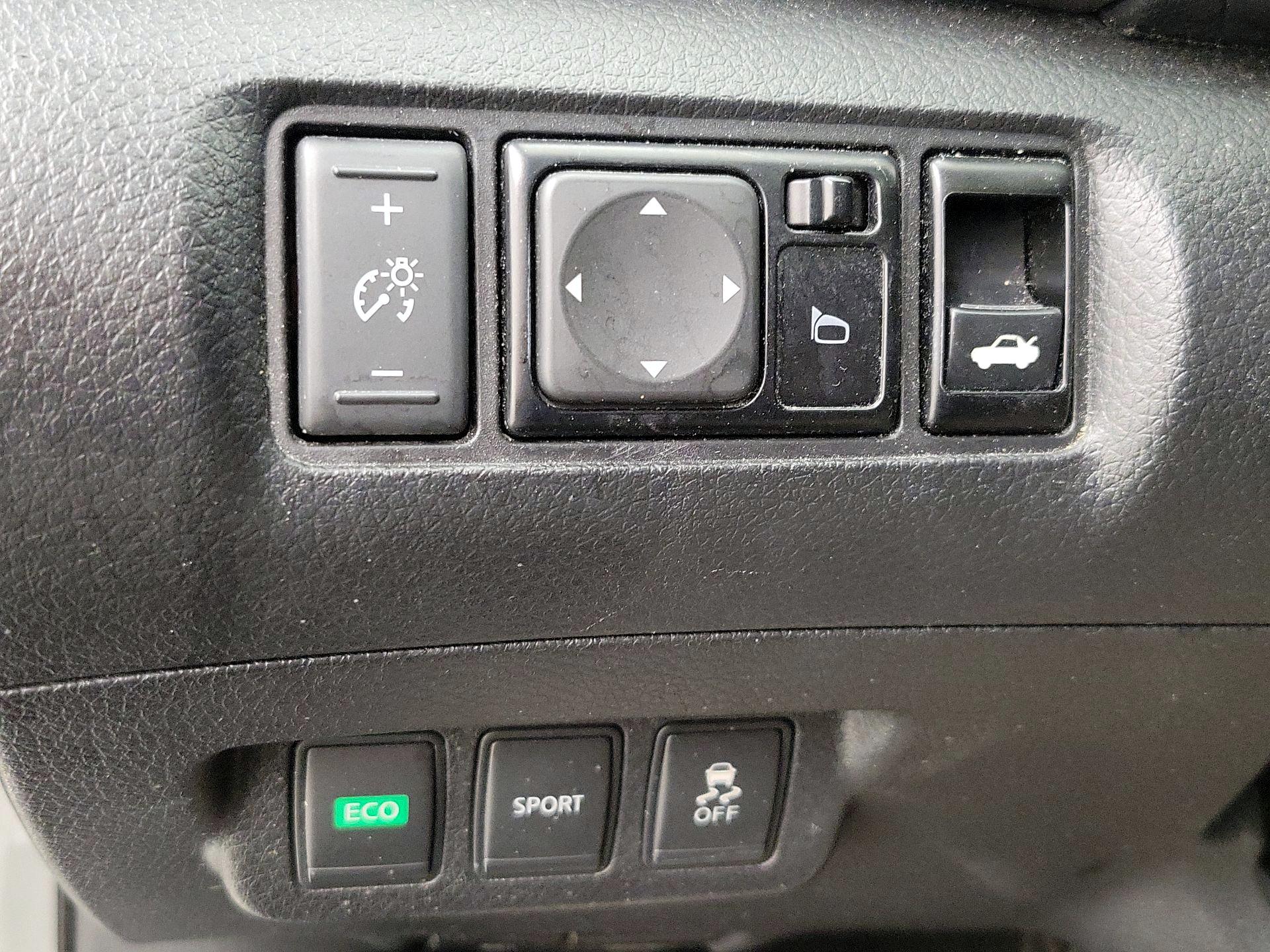 Thumbnail: 2014 Nissan Sentra - 13