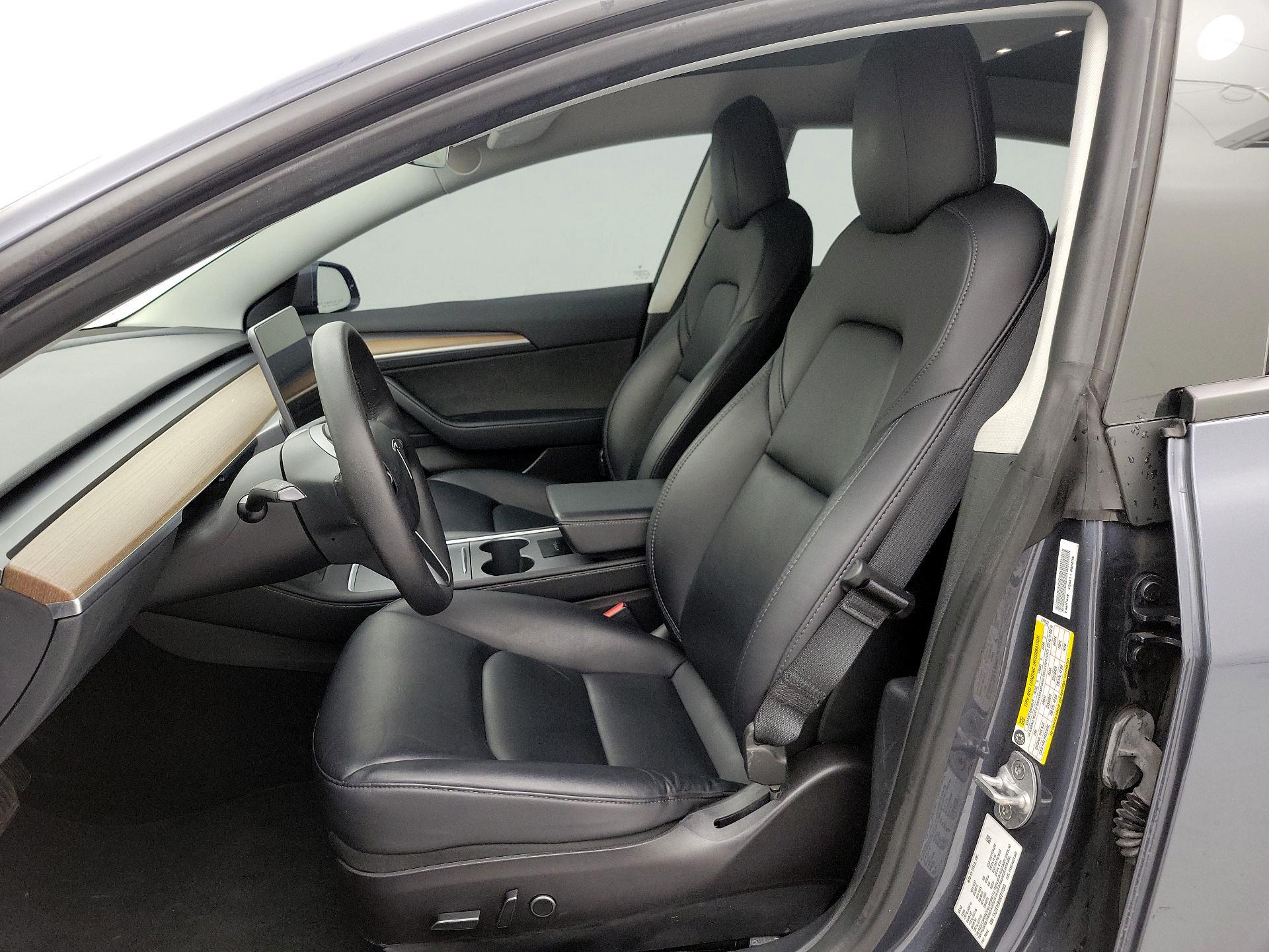 Thumbnail: 2022 Tesla Model 3 - 11