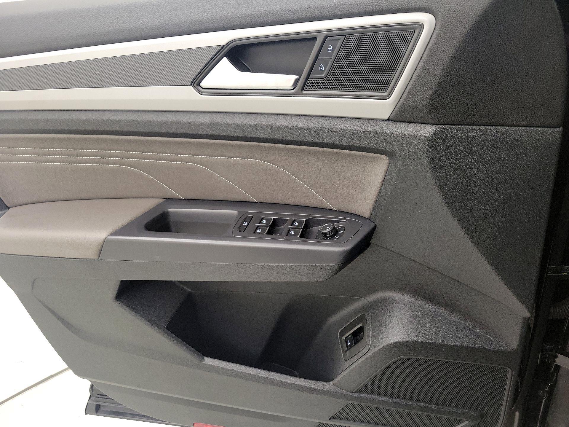 Thumbnail: 2021 Volkswagen Atlas - 12