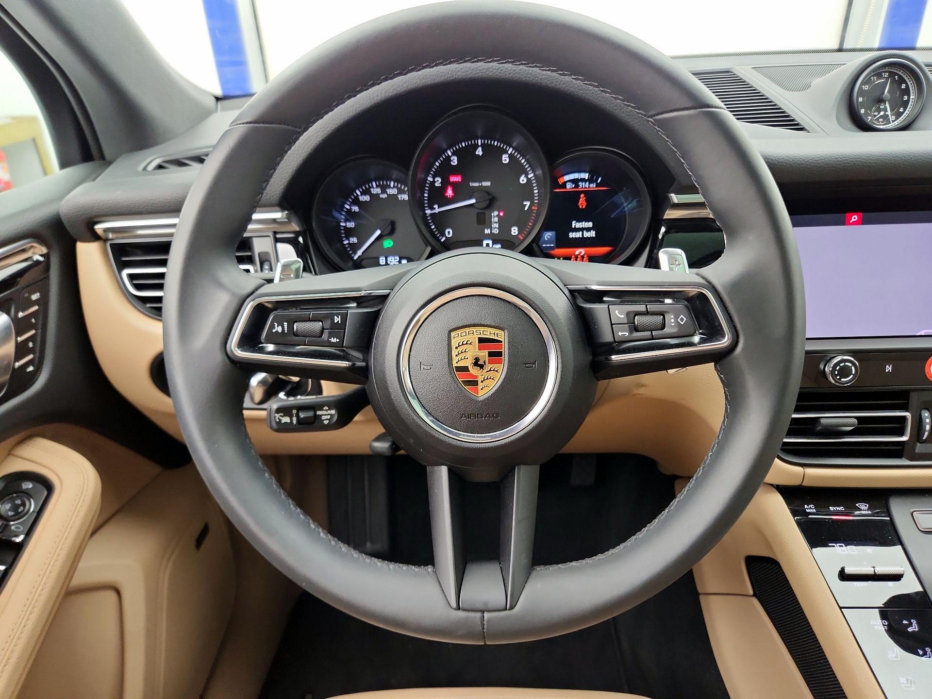 Thumbnail: 2025 Porsche Macan - 10