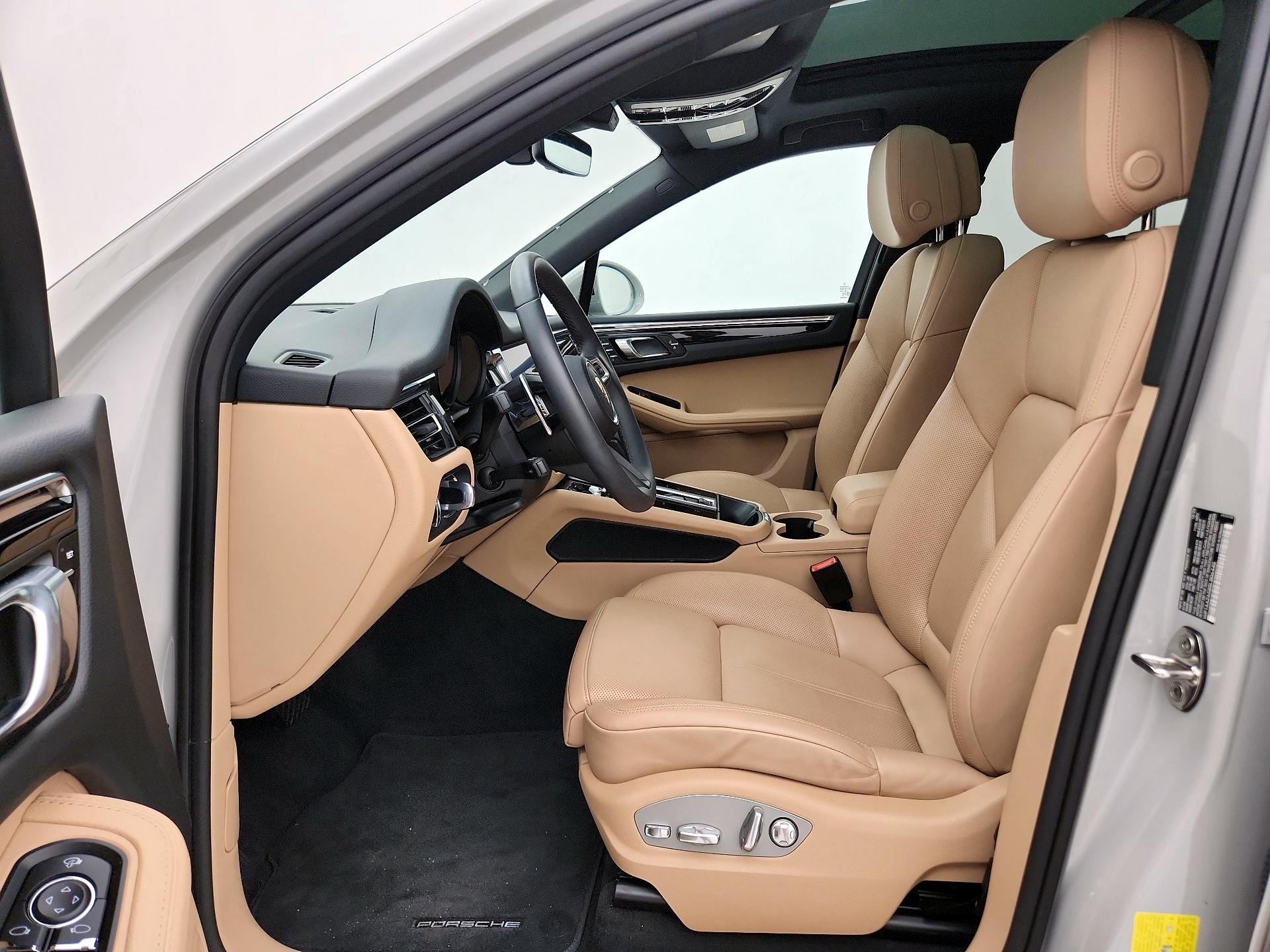 Thumbnail: 2025 Porsche Macan - 11