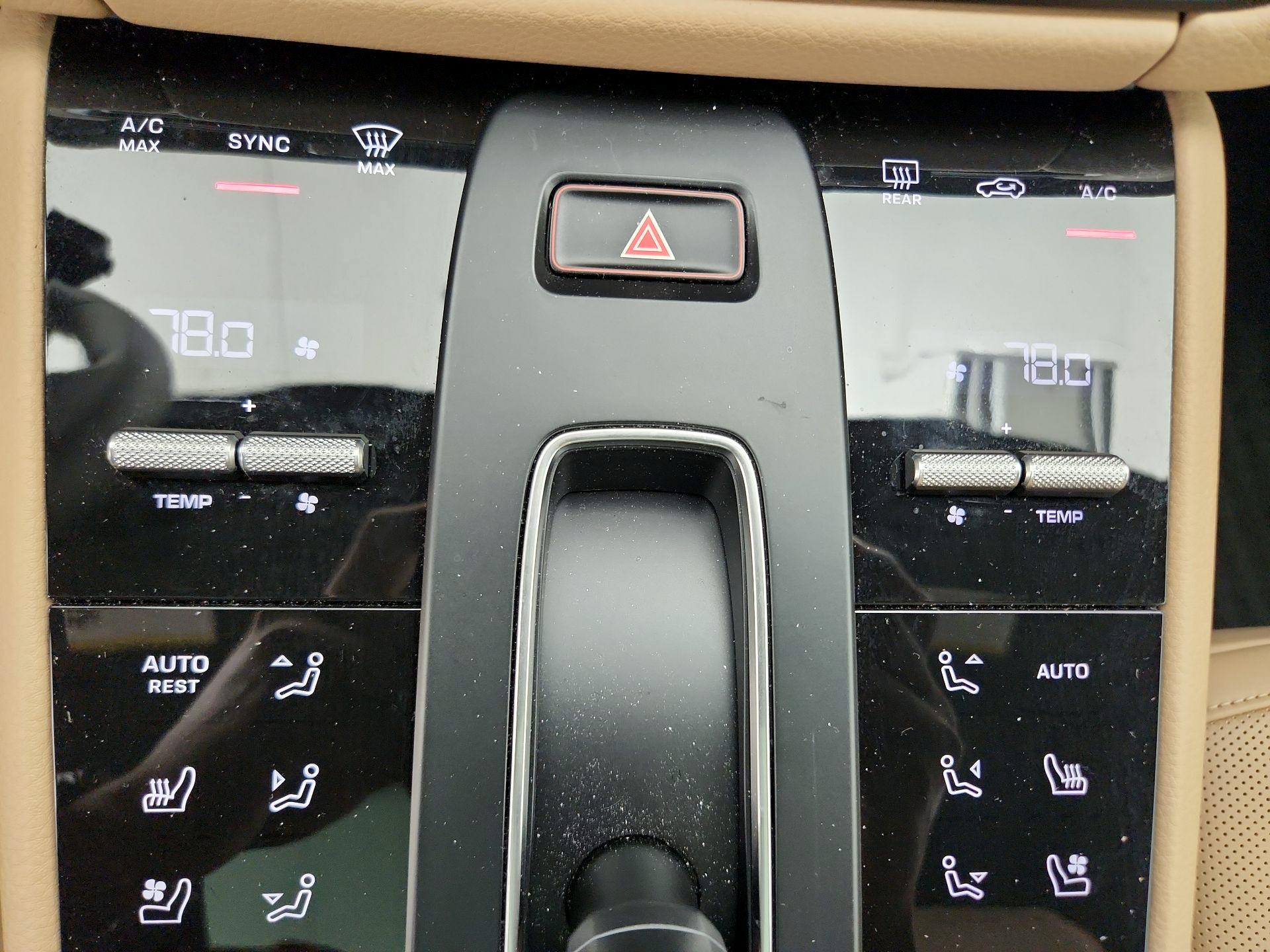 Thumbnail: 2025 Porsche Macan - 17